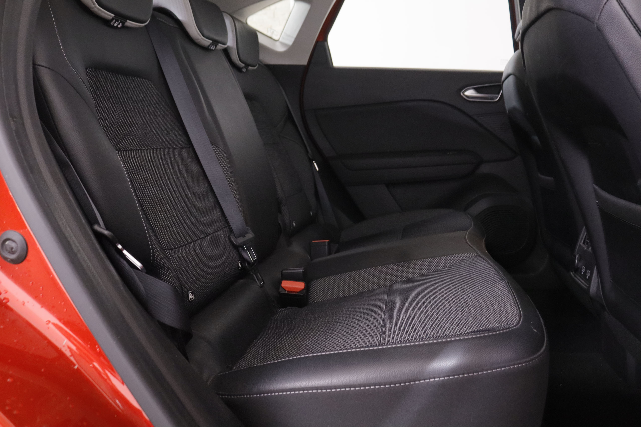 Renault Captur E-Tech Plug-IN Intens - foto 19