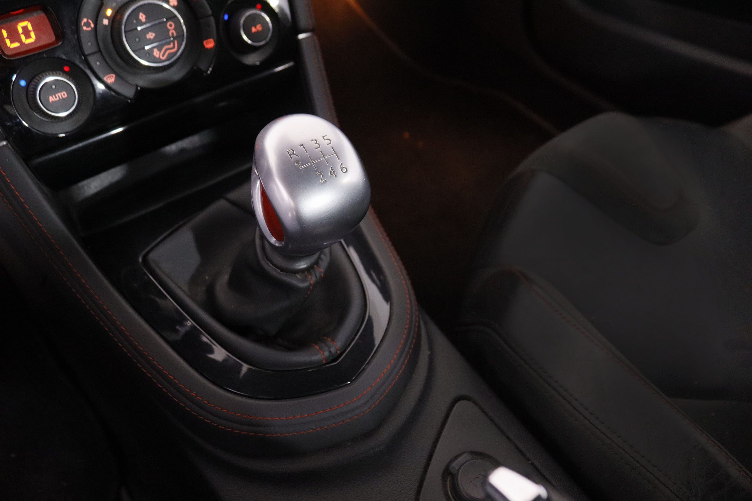 Peugeot RCZ 1.6 THP R Peugeot Sport - foto 15