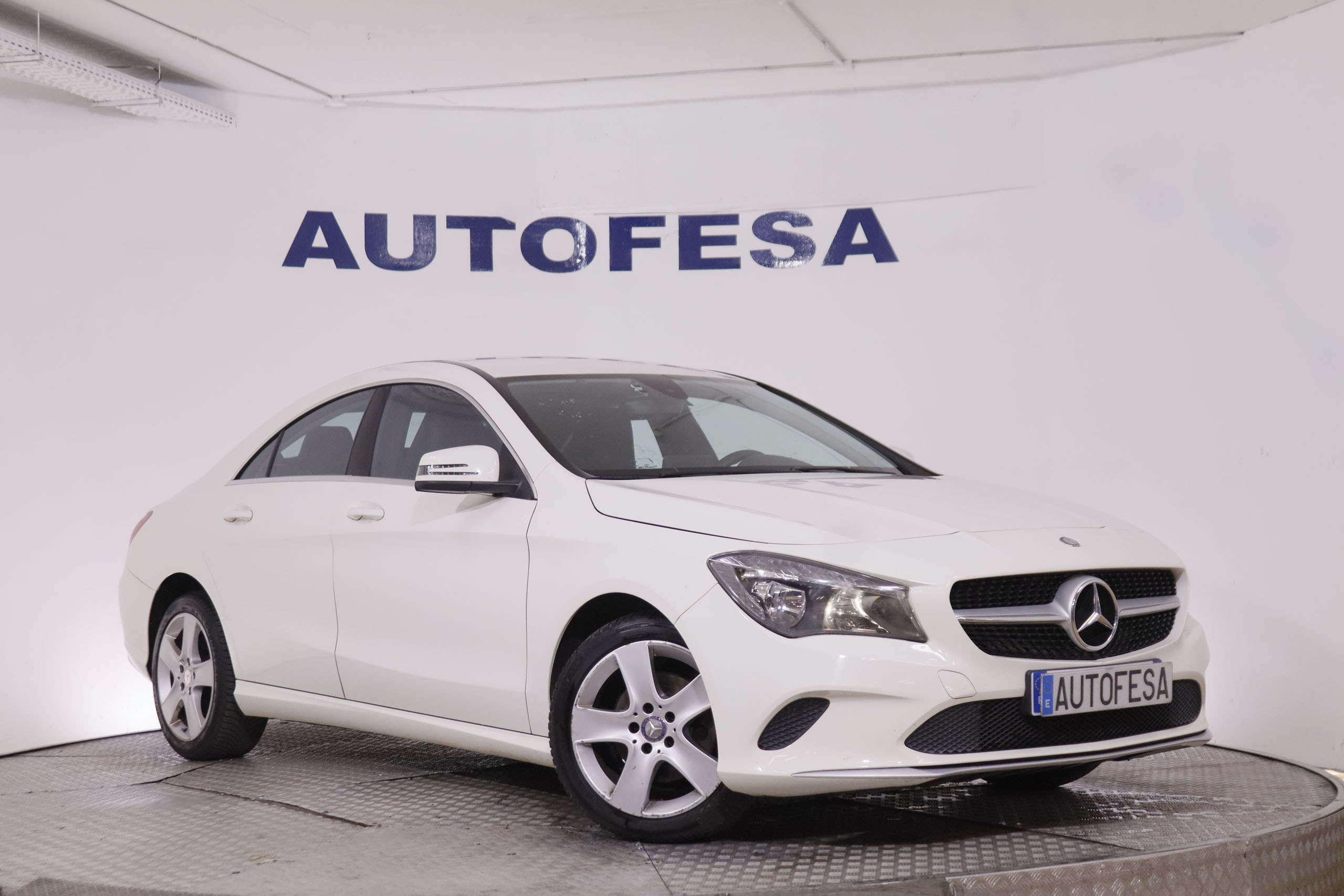 Mercedes-Benz CLA Clase CLA 180i Urban - foto 3
