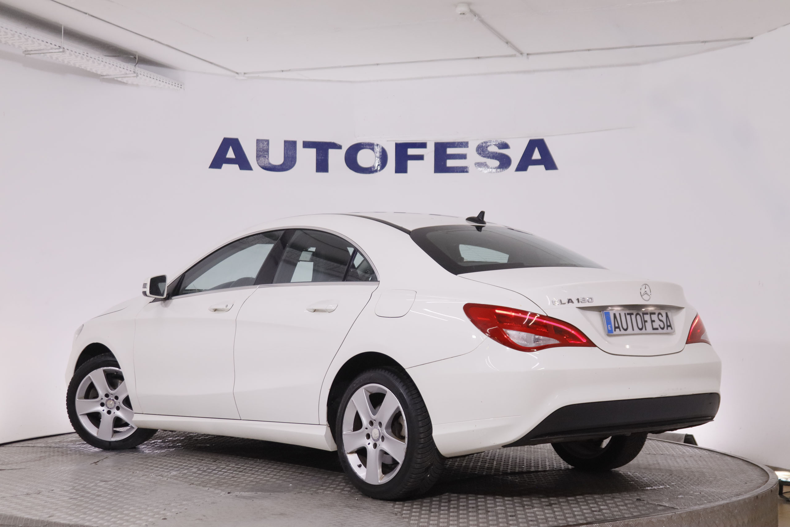 Mercedes-Benz CLA Clase CLA 180i Urban - foto 7