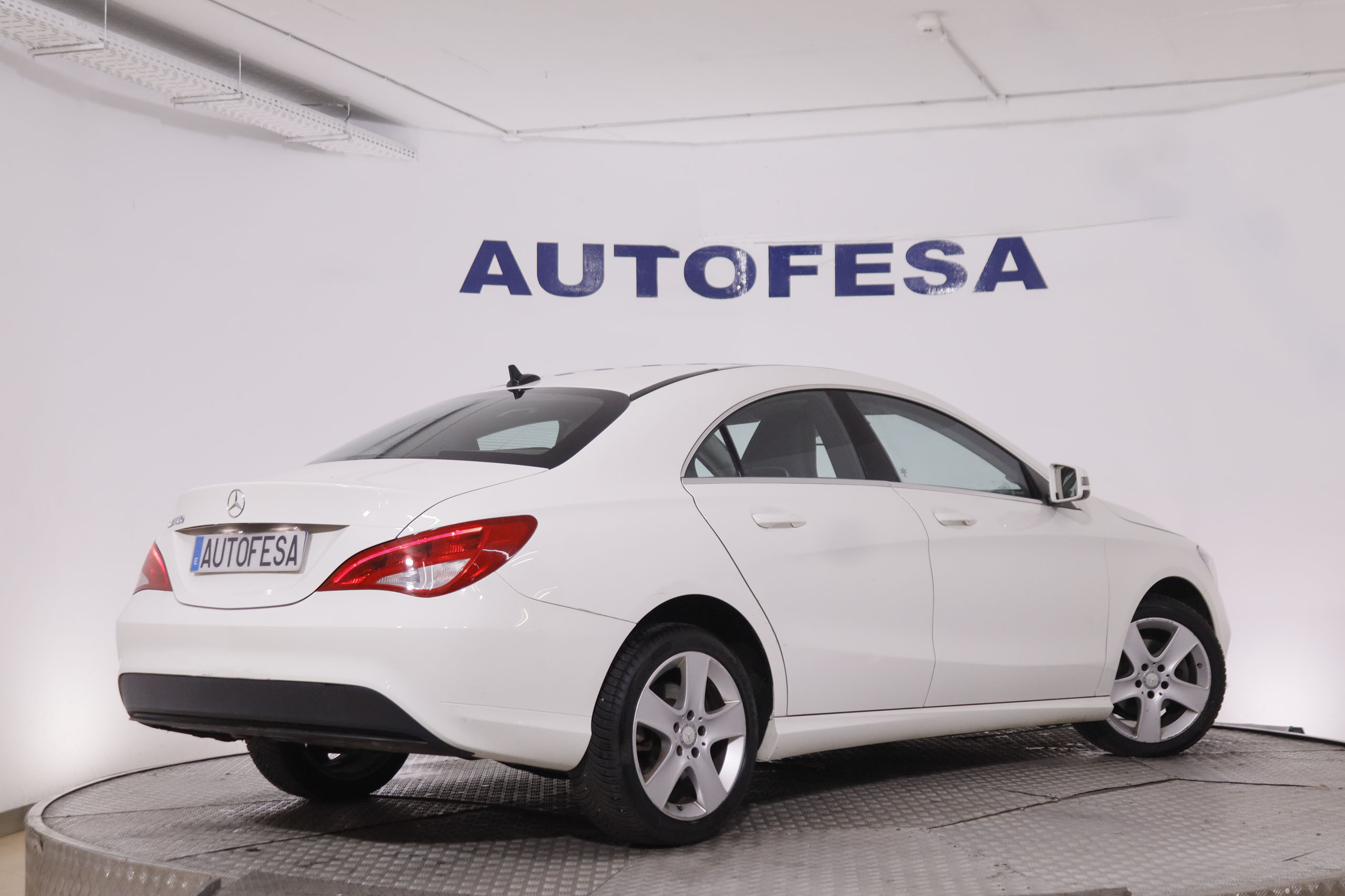 Mercedes-Benz CLA Clase CLA 180i Urban - foto 5