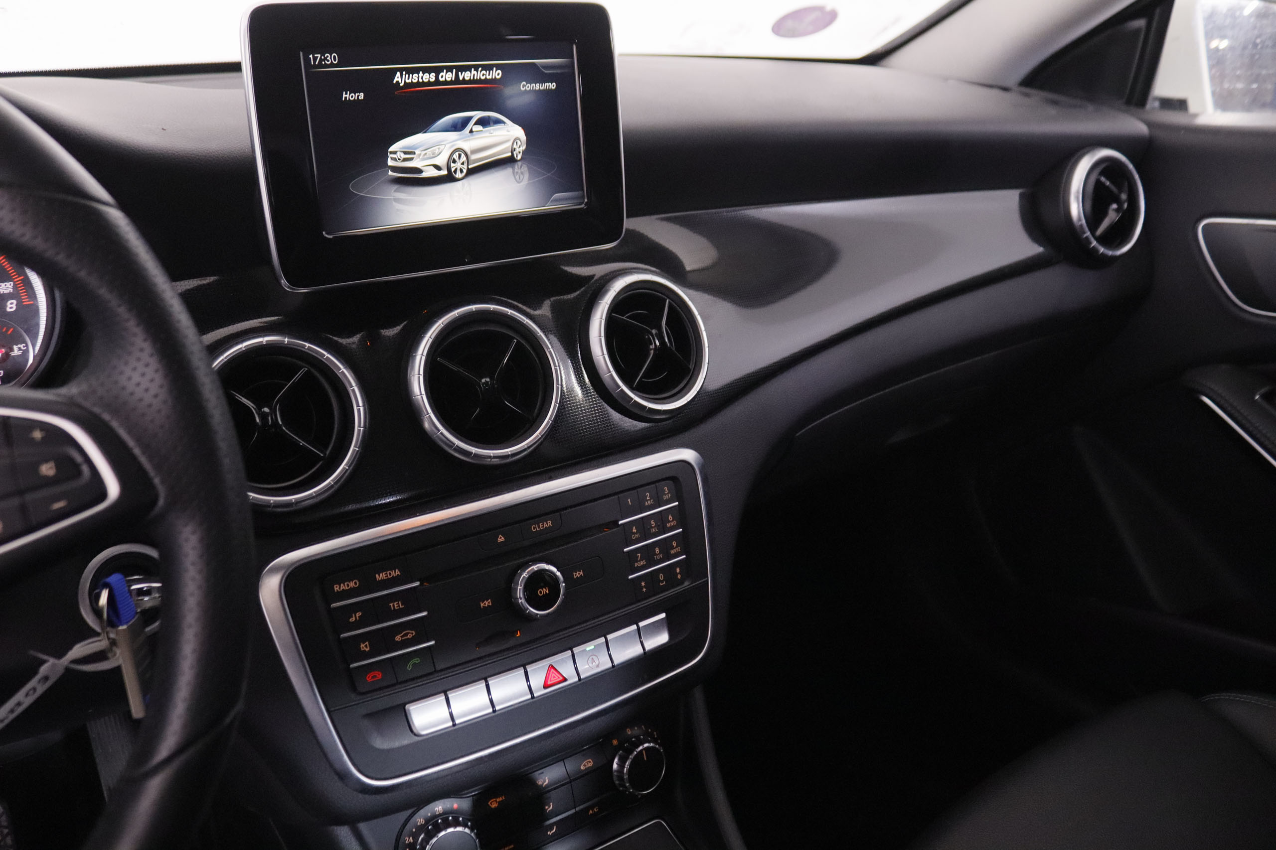 Mercedes-Benz CLA Clase CLA 180i Urban - foto 13