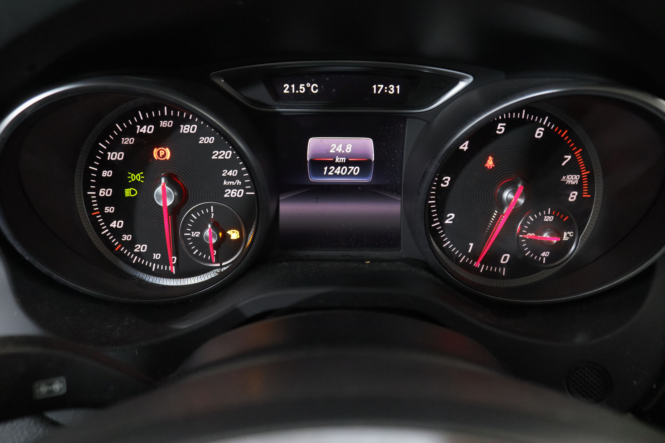 Mercedes-Benz CLA Clase CLA 180i Urban - foto 17