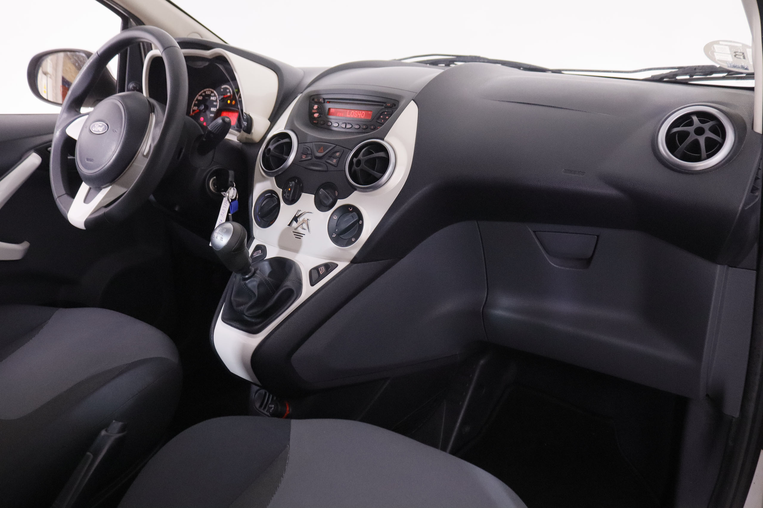 Ford Ka 1.3 TDCi Trend - foto 12