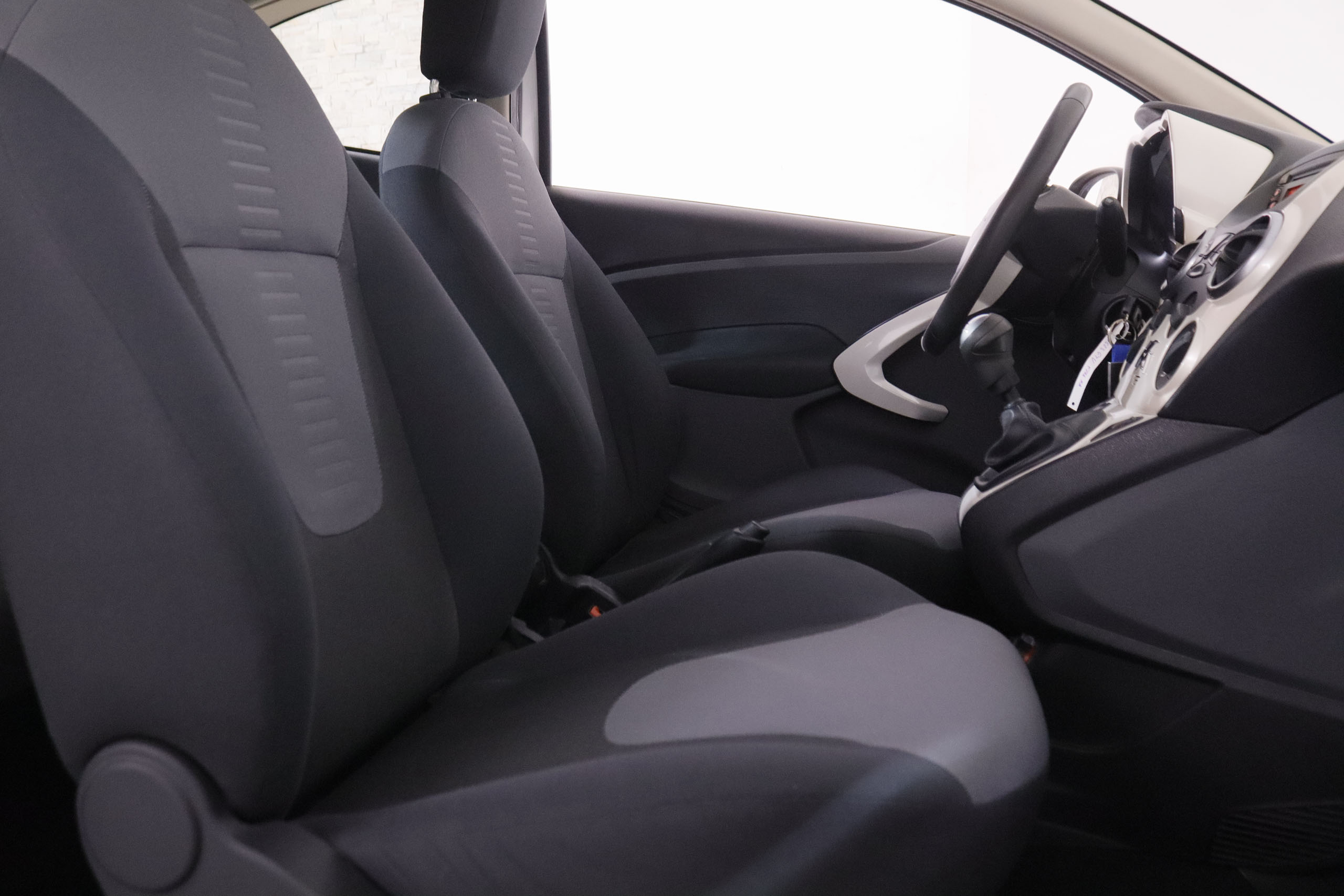 Ford Ka 1.3 TDCi Trend - foto 17