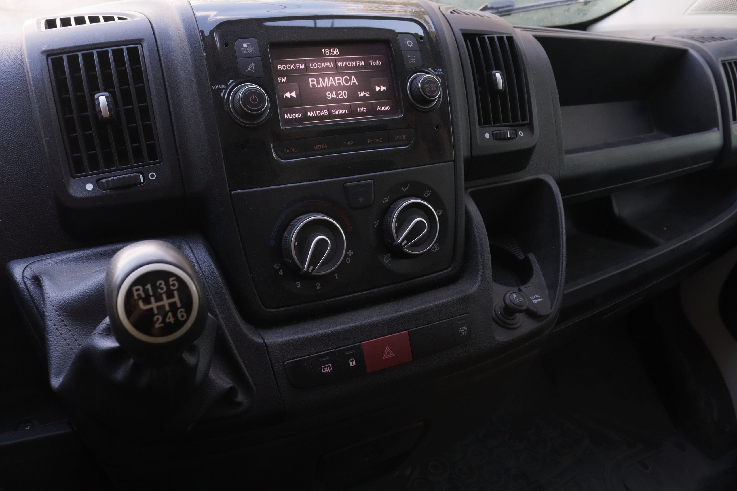 Peugeot Boxer Furgon 2.2 BlueHDi 335 L2H2 - foto 13