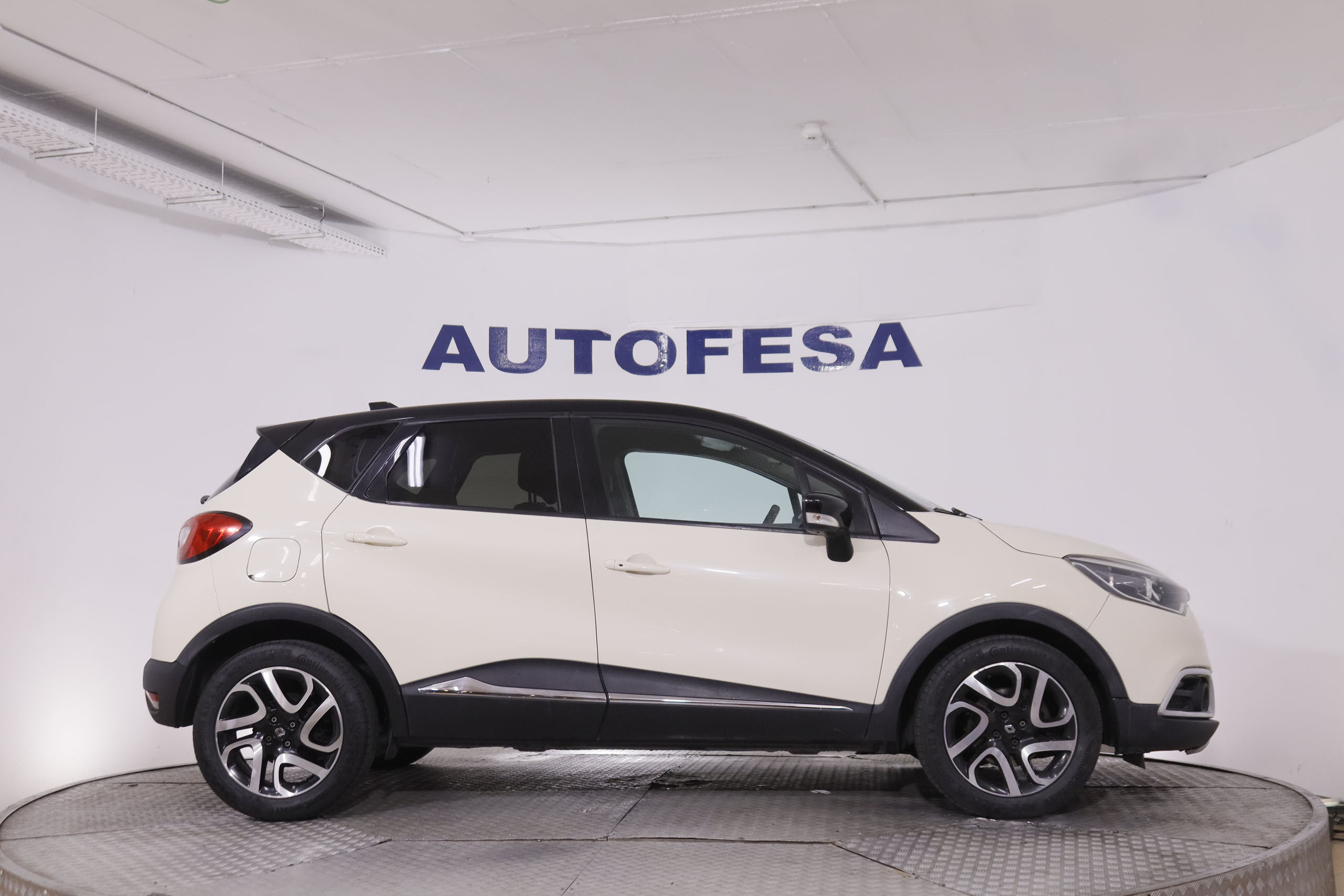 Renault Captur 1.2 TCe - foto 8