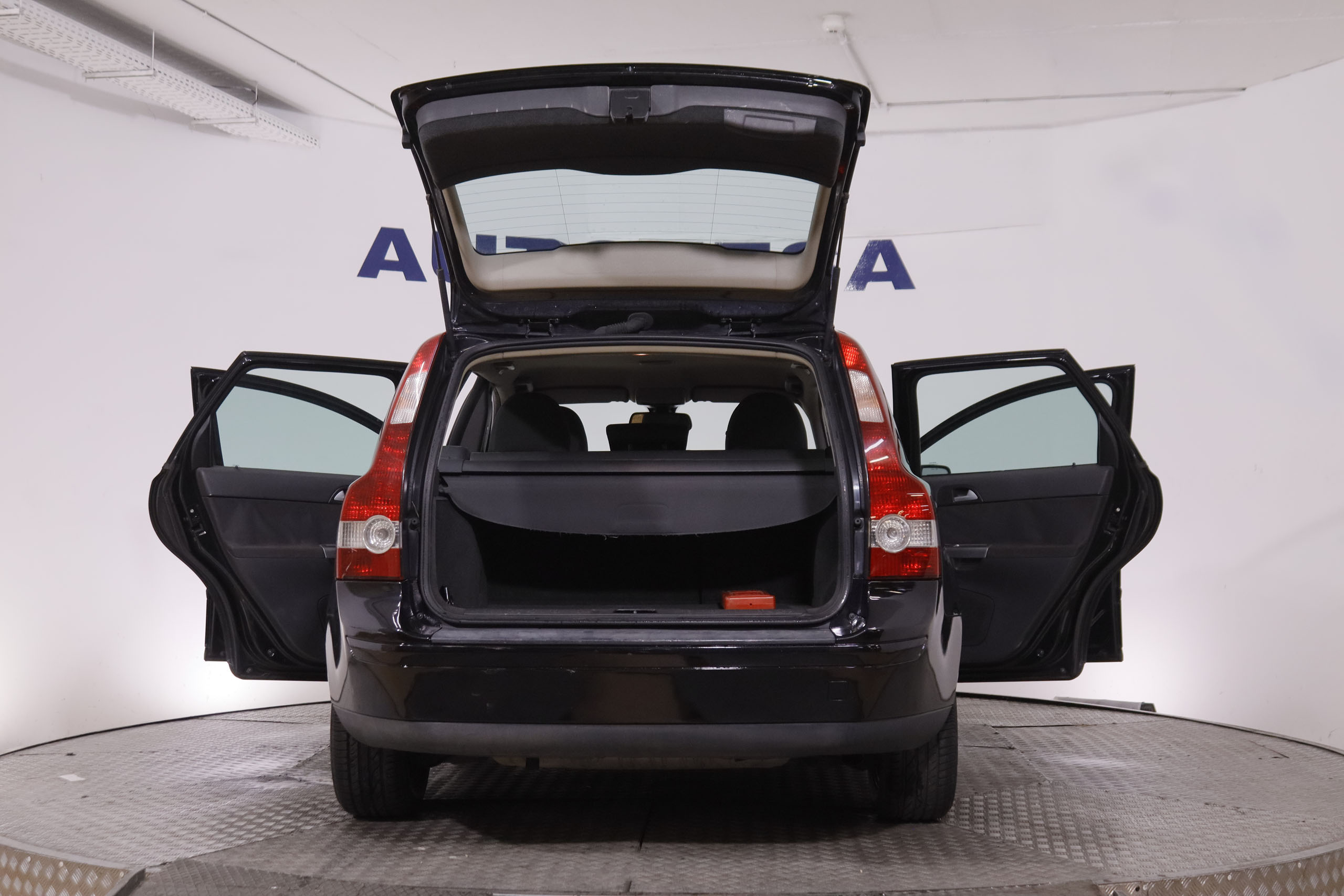 Volvo V50 2.4i Momentum - foto 8