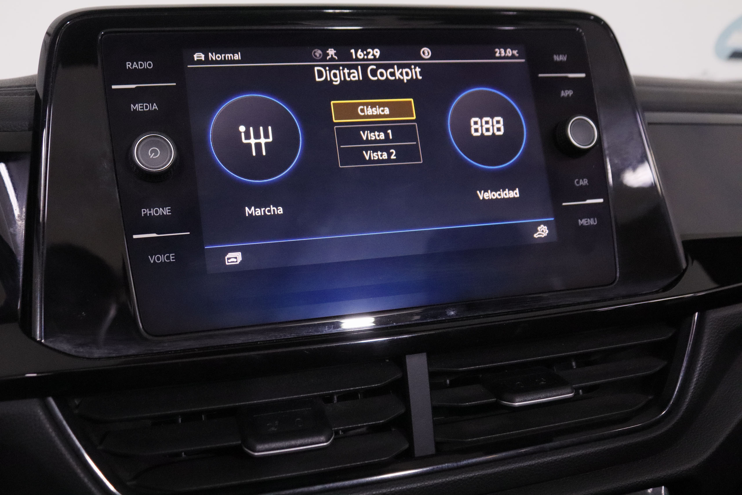 Volkswagen T-Roc 1.5 TSI Cabrio R-Line DSG - foto 27