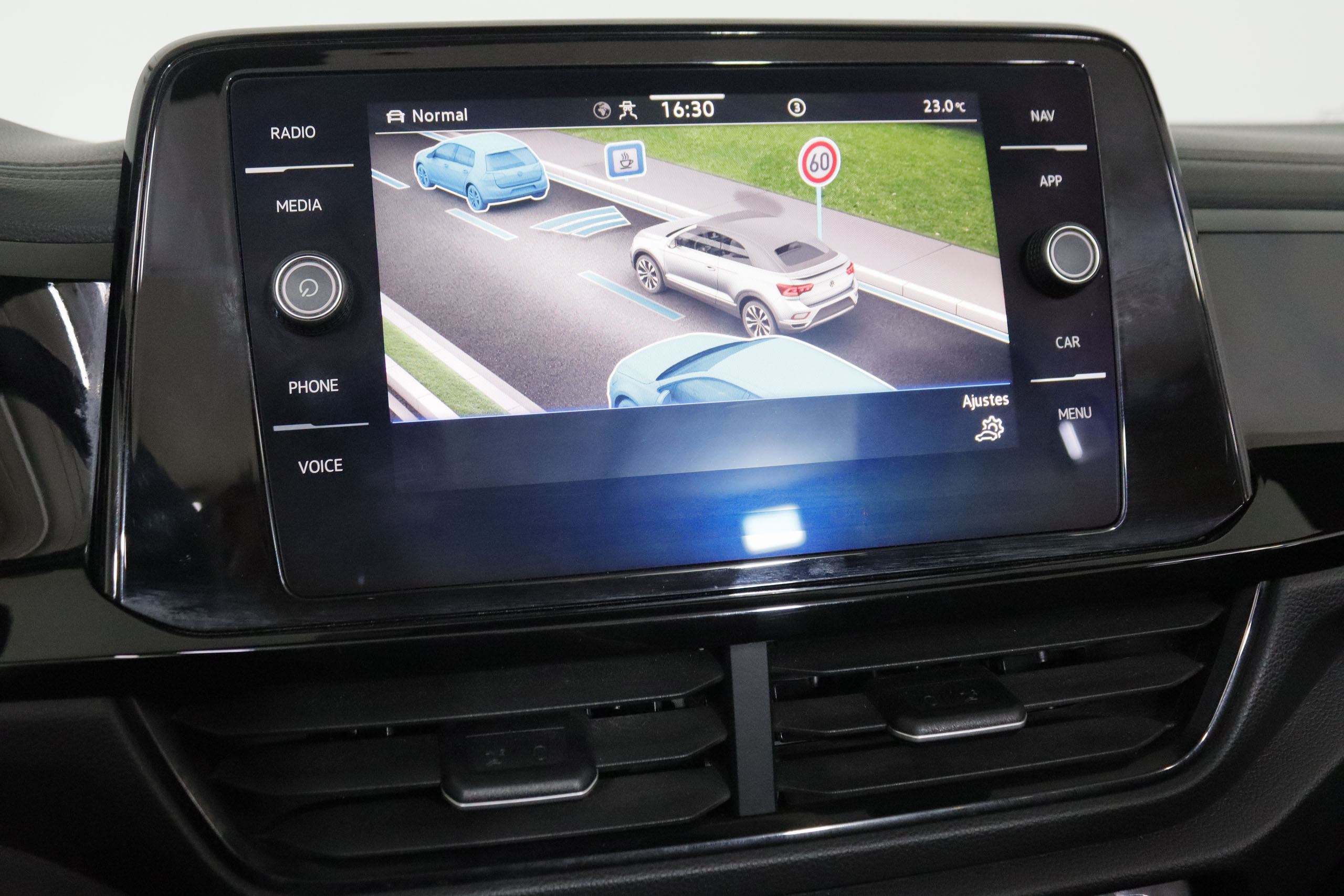 Volkswagen T-Roc 1.5 TSI Cabrio R-Line DSG - foto 28