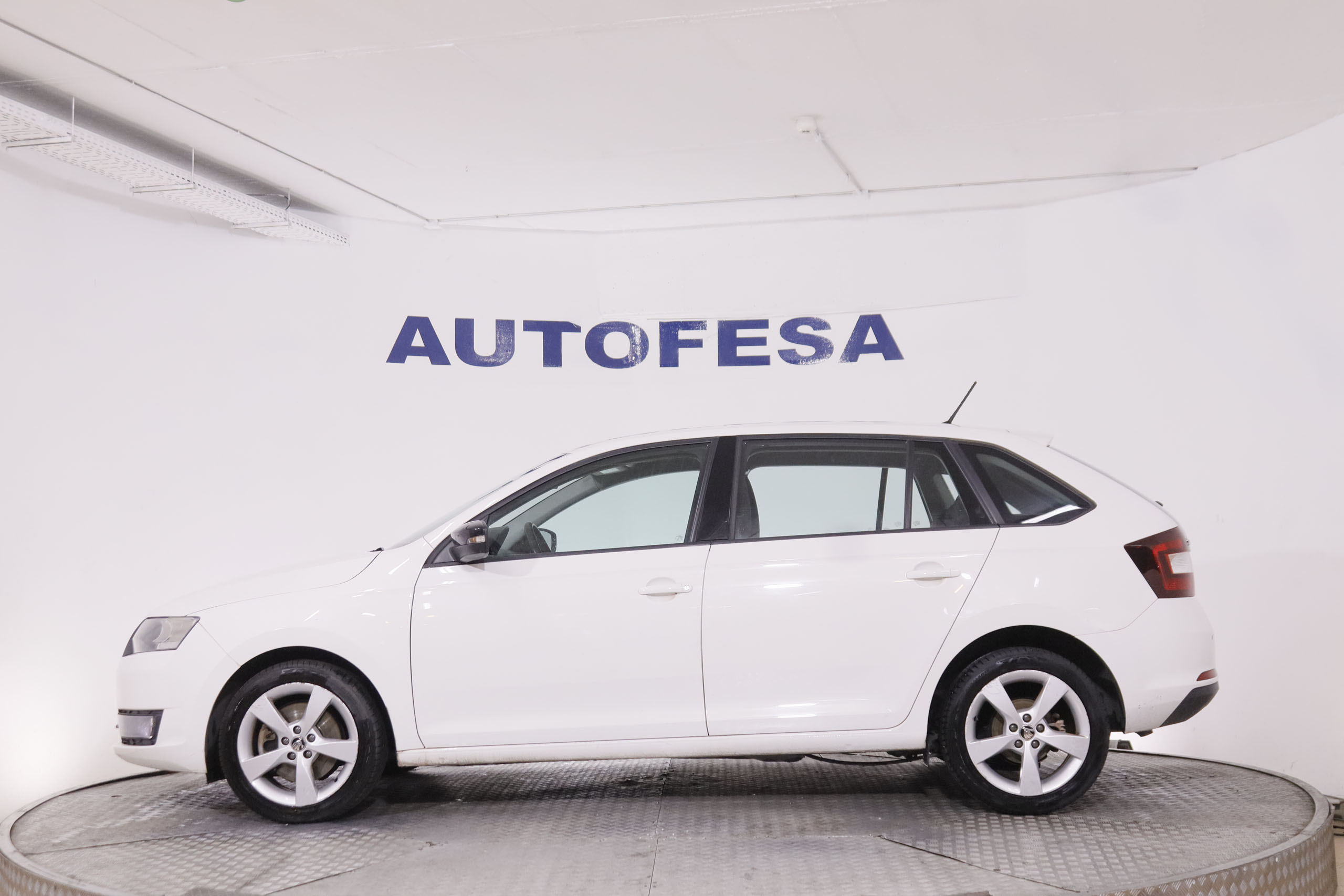 Škoda Rapid 1.2 TSI Spaceback - foto 2