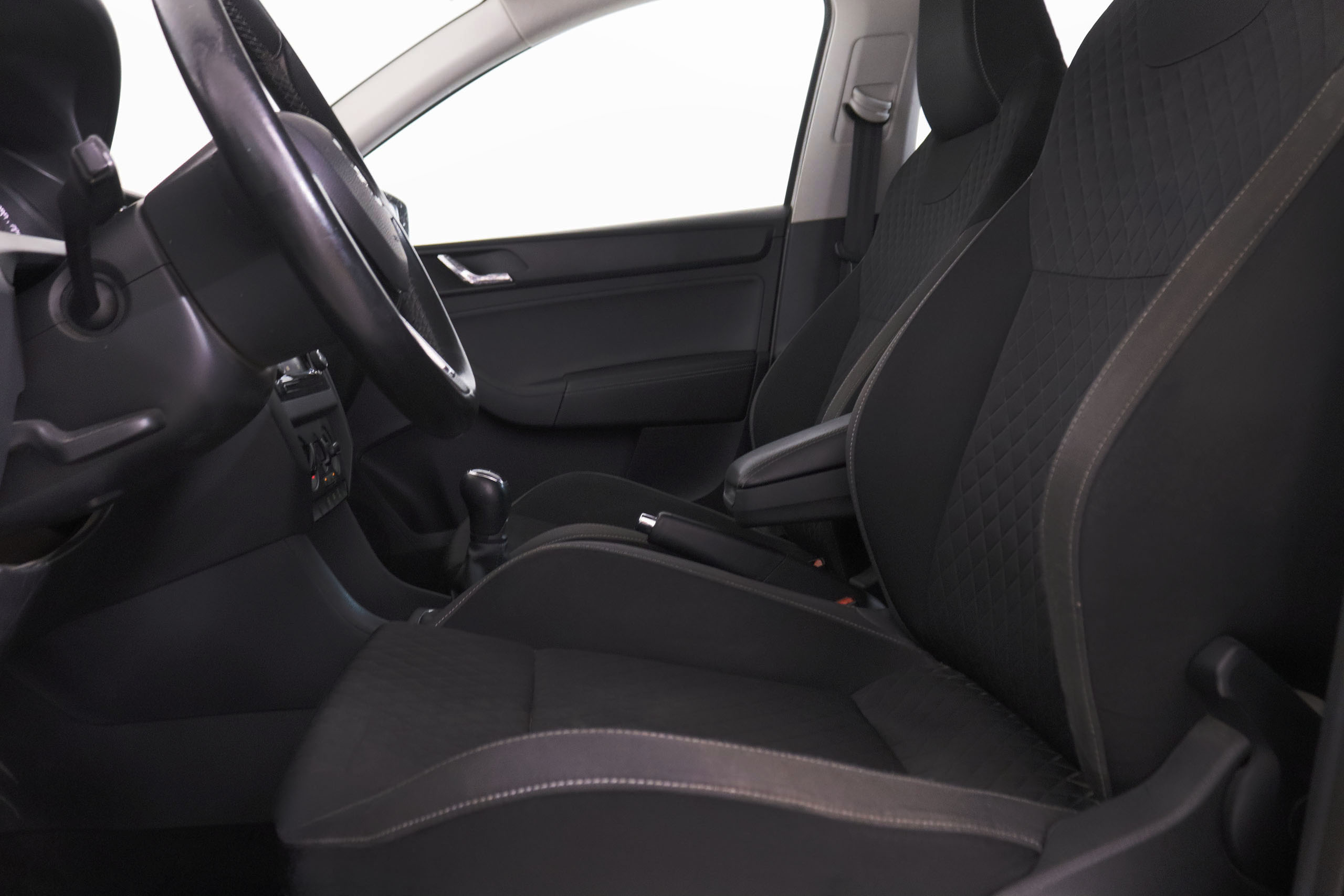 Škoda Rapid 1.2 TSI Spaceback - foto 11