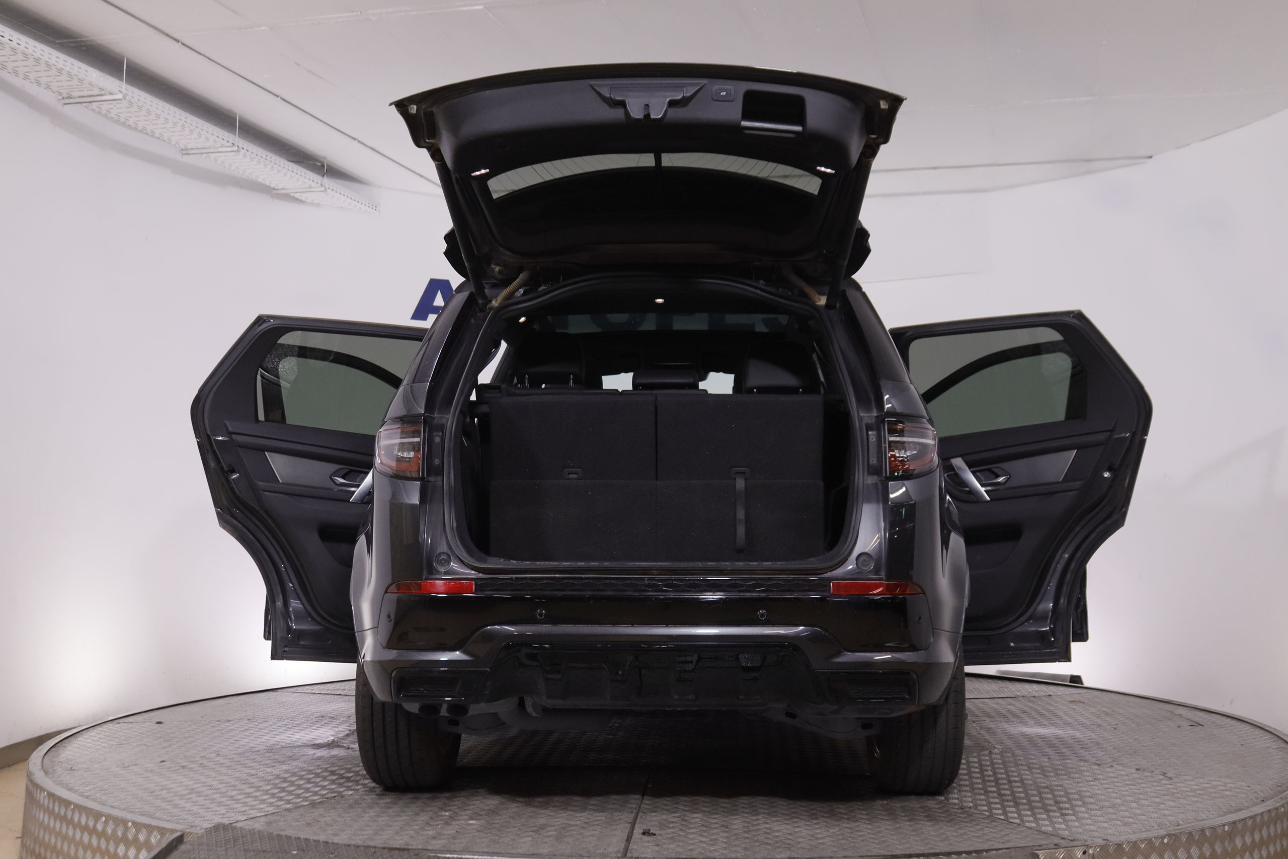 Land Rover Discovery Sport 2.0D MHEV TD4 AWD R-Dynamic 7 plazas Adicionales 4.447 Euros - foto 9