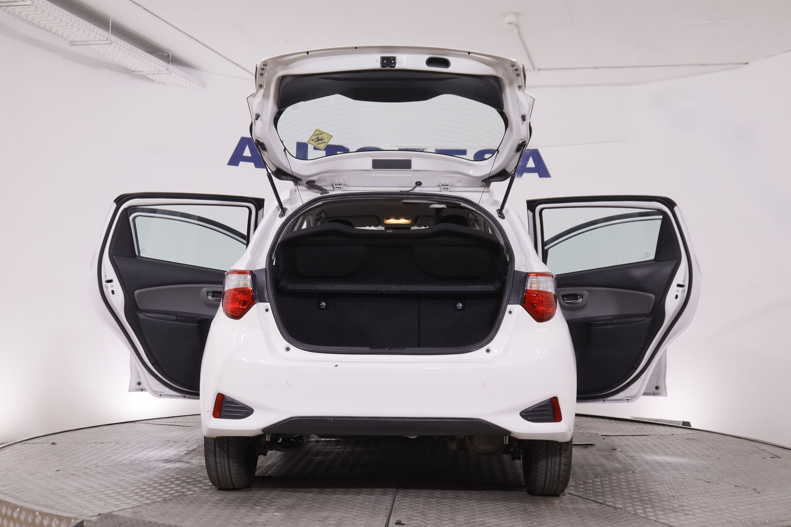 Toyota Yaris 1.5 100H Hybrid - foto 10