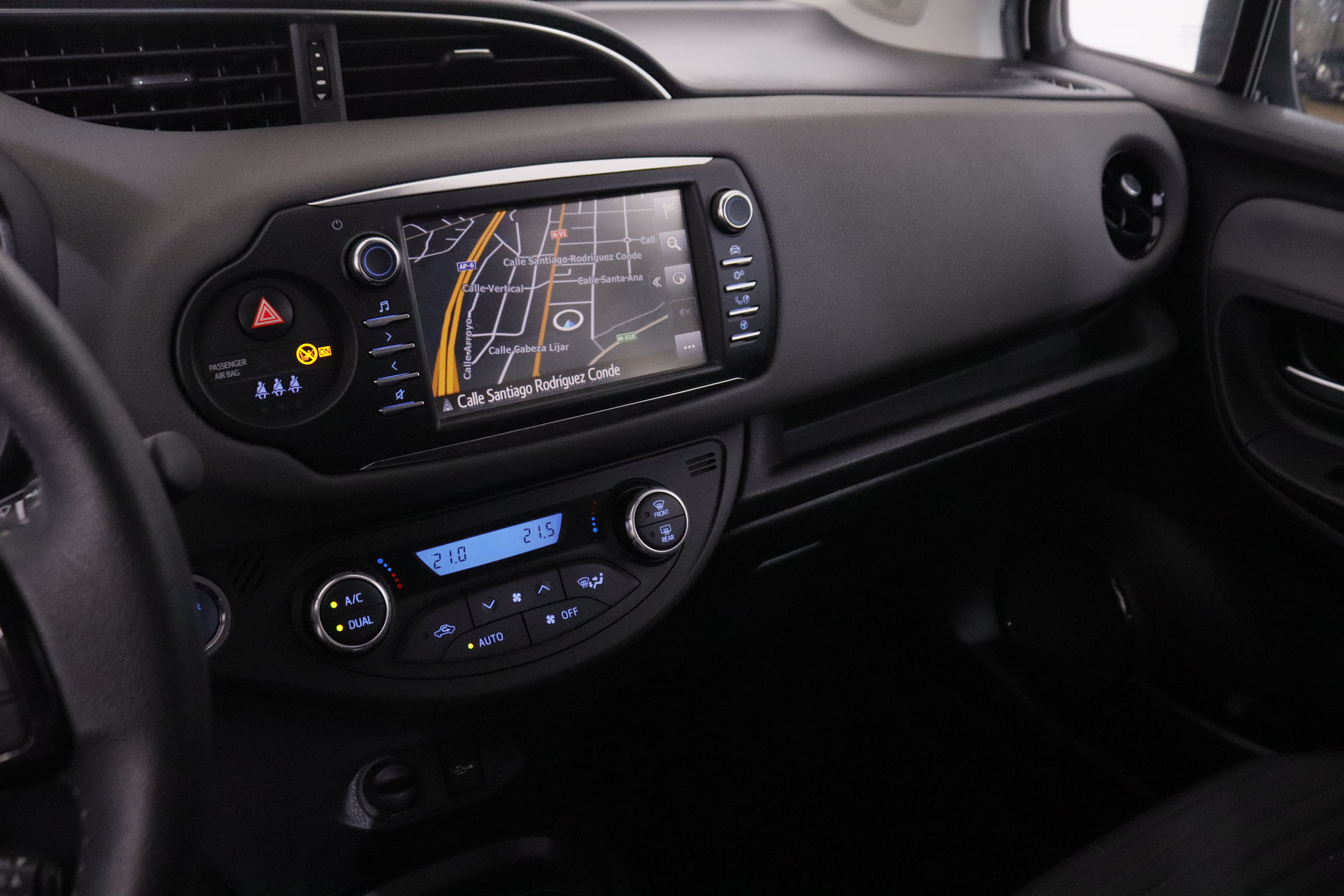 Toyota Yaris 1.5 100H Hybrid - foto 13
