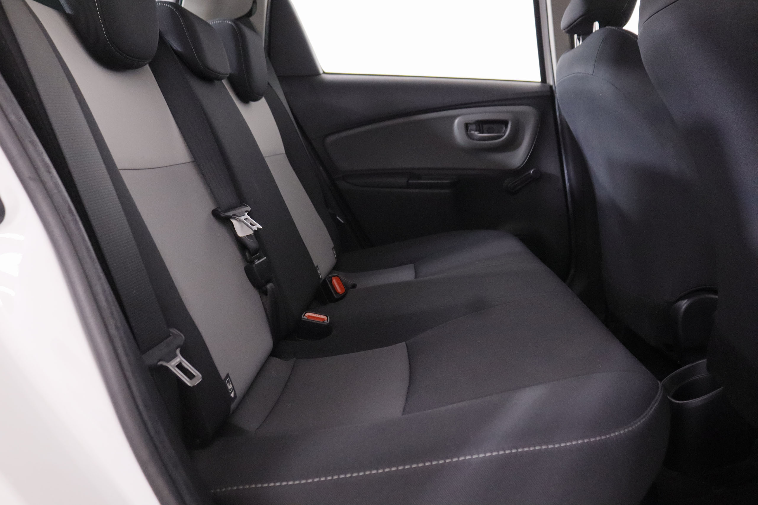 Toyota Yaris 1.5 100H Hybrid - foto 20