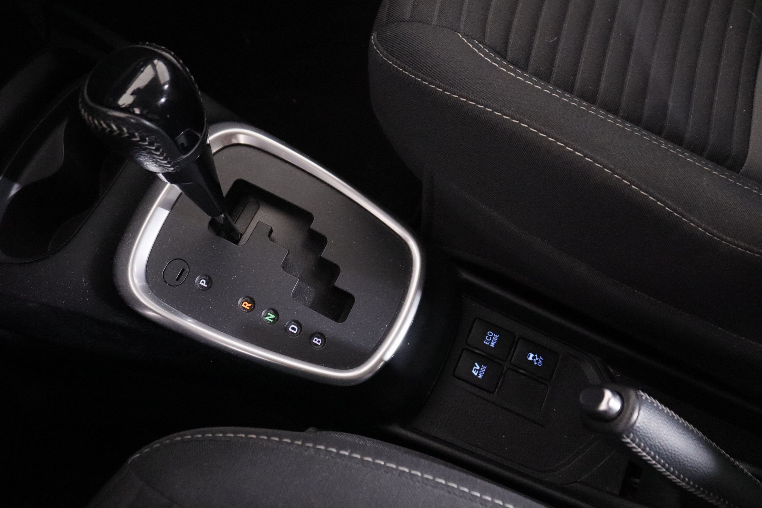 Toyota Yaris 1.5 100H Hybrid - foto 15