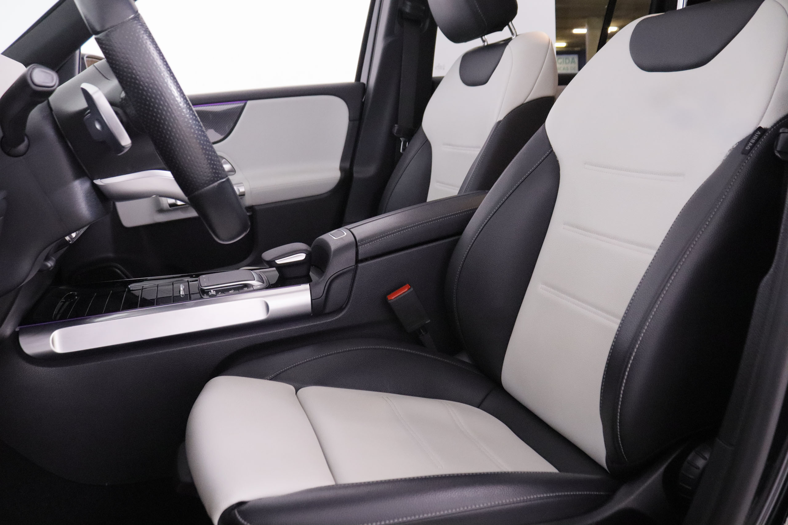 Mercedes-Benz GLB Clase GLB 200 AMG Line 7 plazas - foto 23