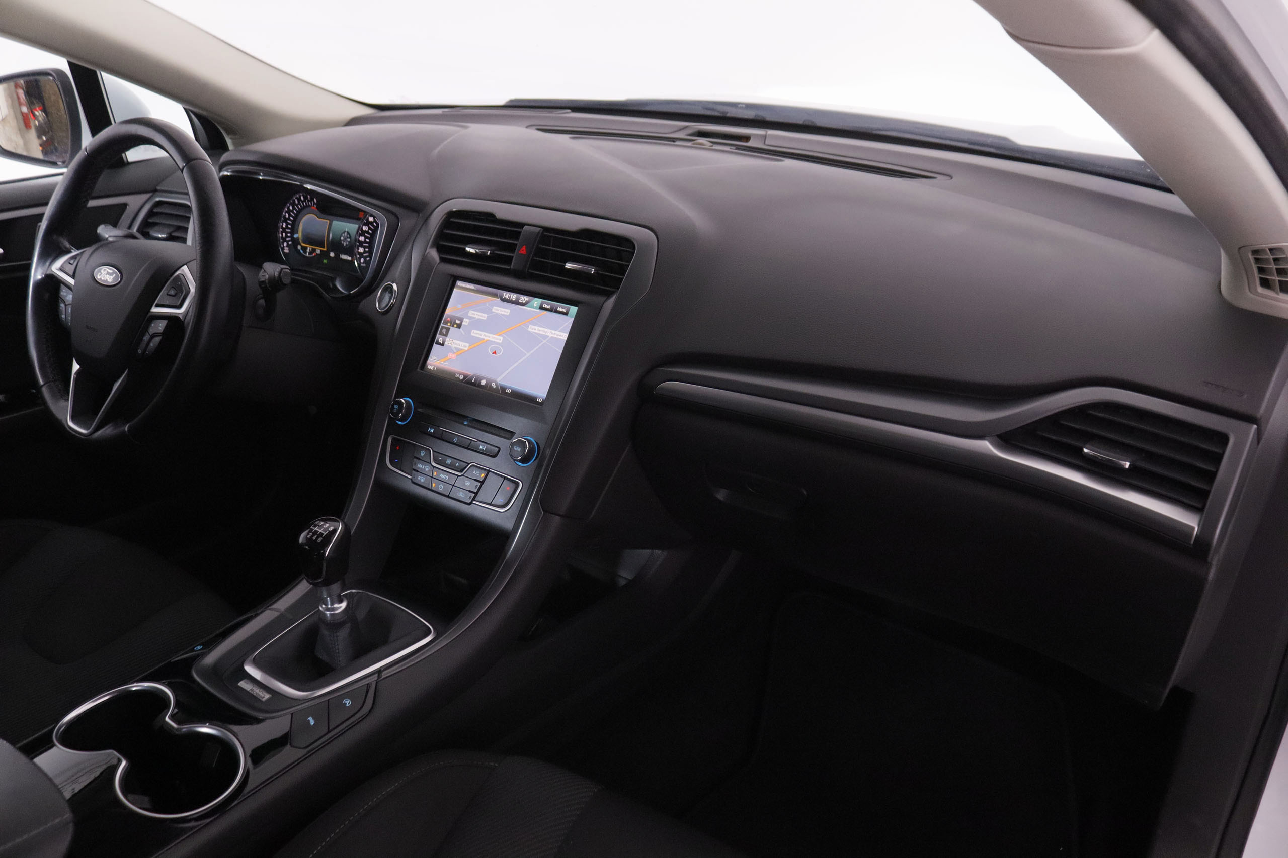 Ford Mondeo 1.5 EcoBoost Titanium - foto 12