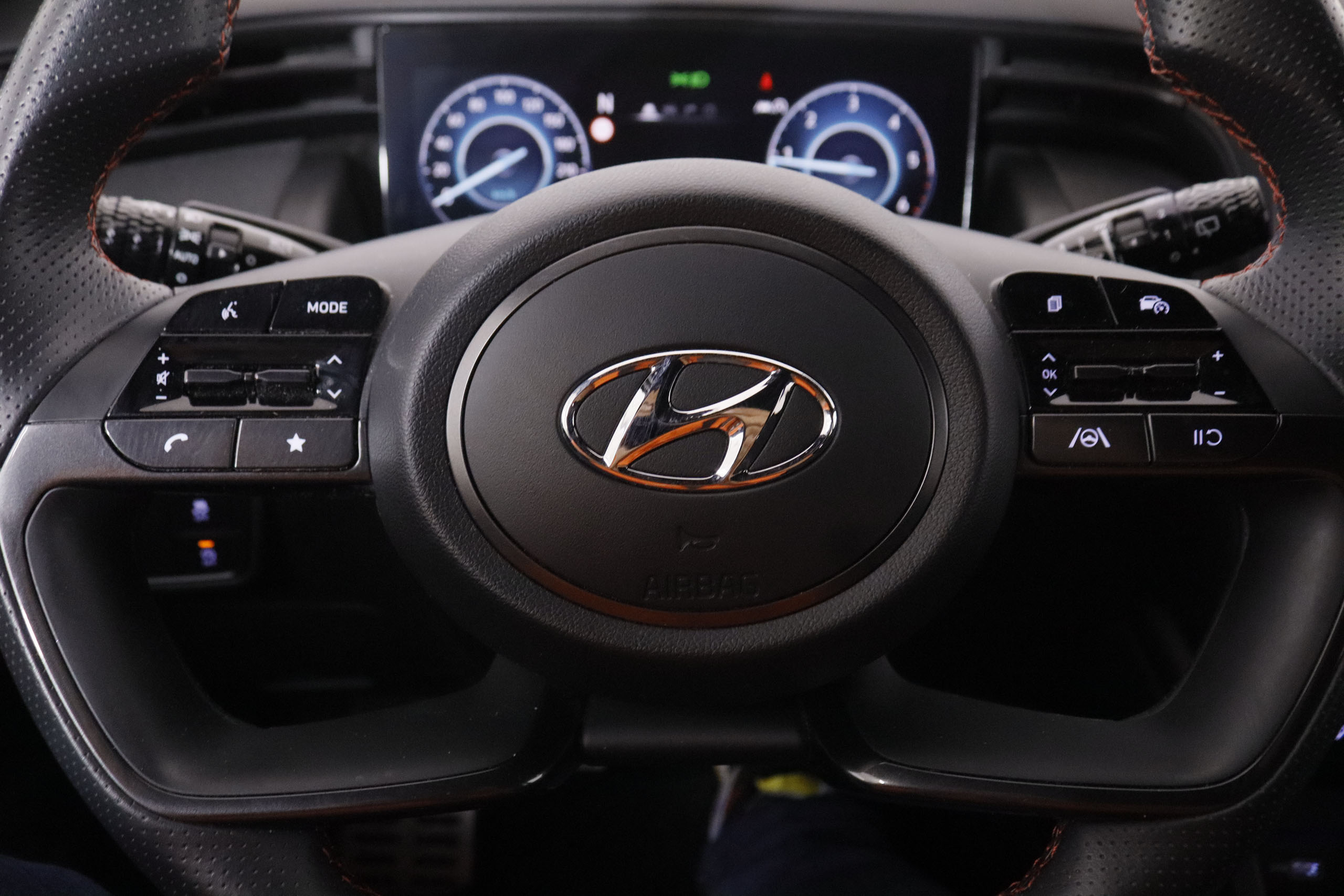 Hyundai Tucson 1.6 CRDi N-Line Hybrid - foto 13