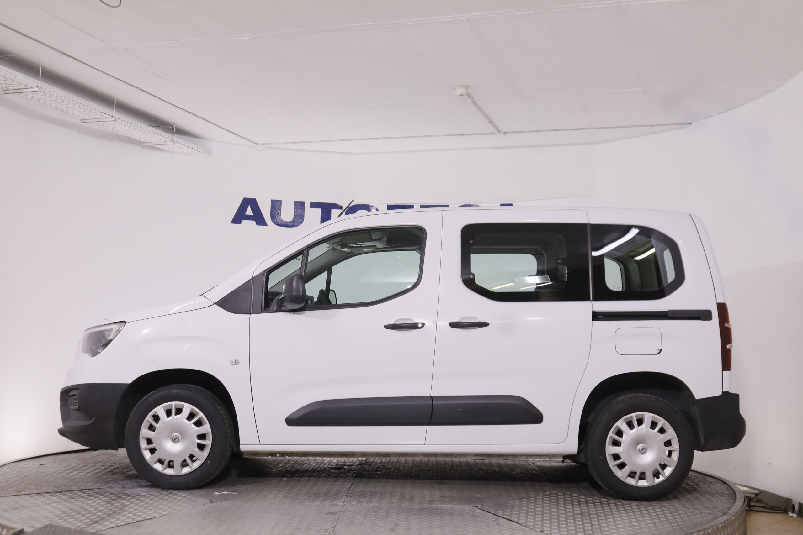 Opel Combo Life 1.5 TD Business Edition L1N1 Pasajeros - foto 4
