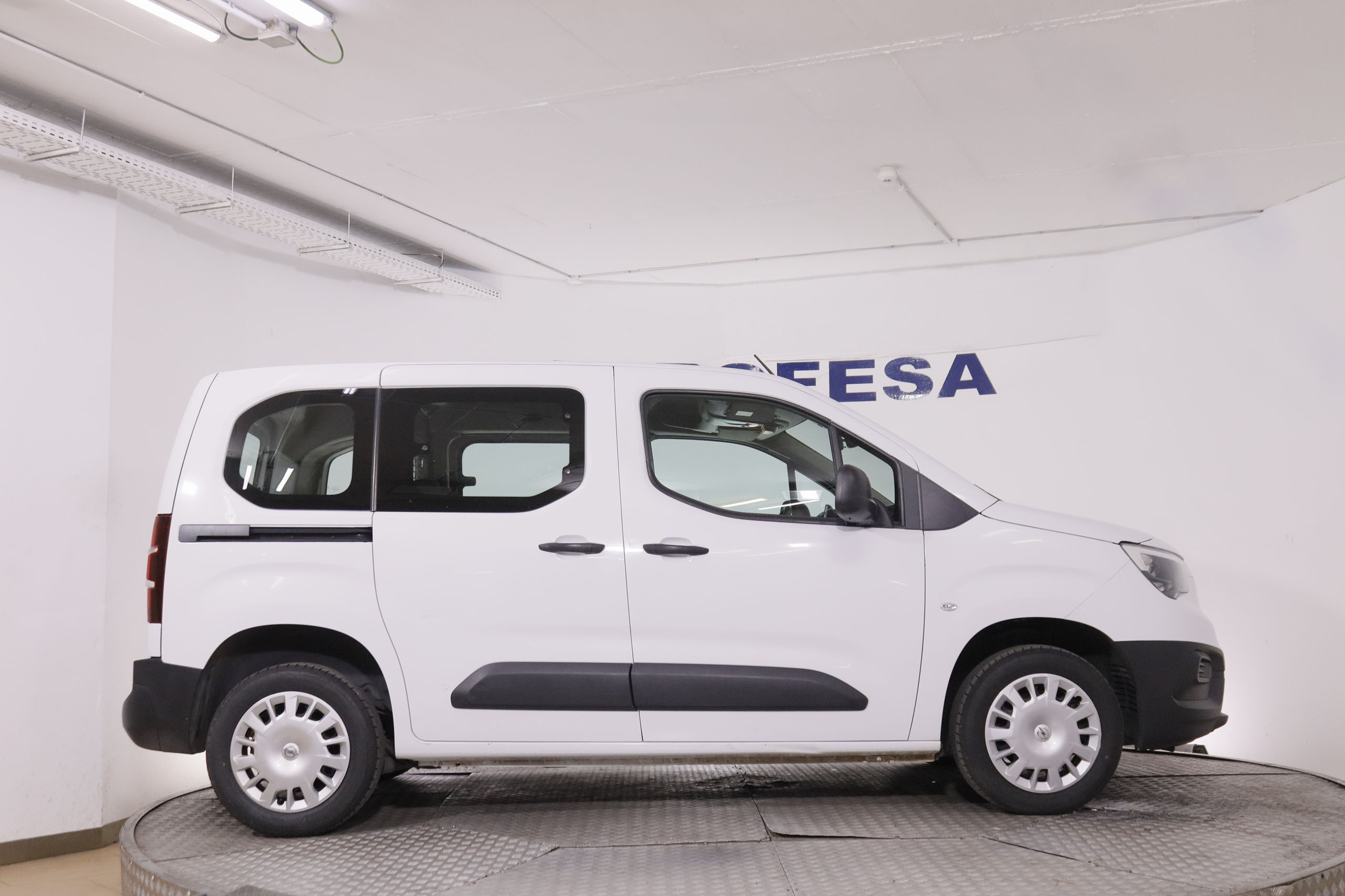 Opel Combo Life 1.5 TD Business Edition L1N1 Pasajeros - foto 8