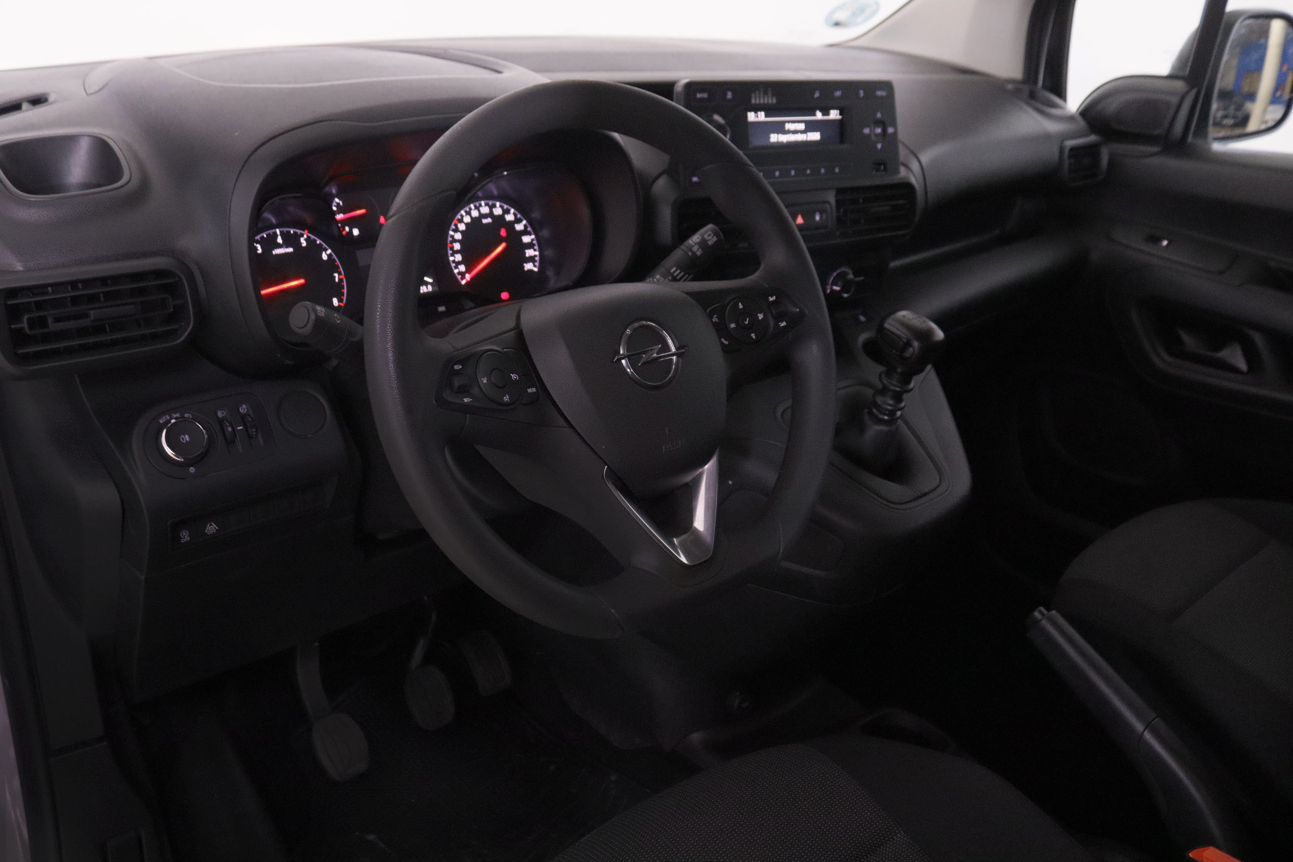 Opel Combo Life 1.5 TD Business Edition L1N1 Pasajeros - foto 11