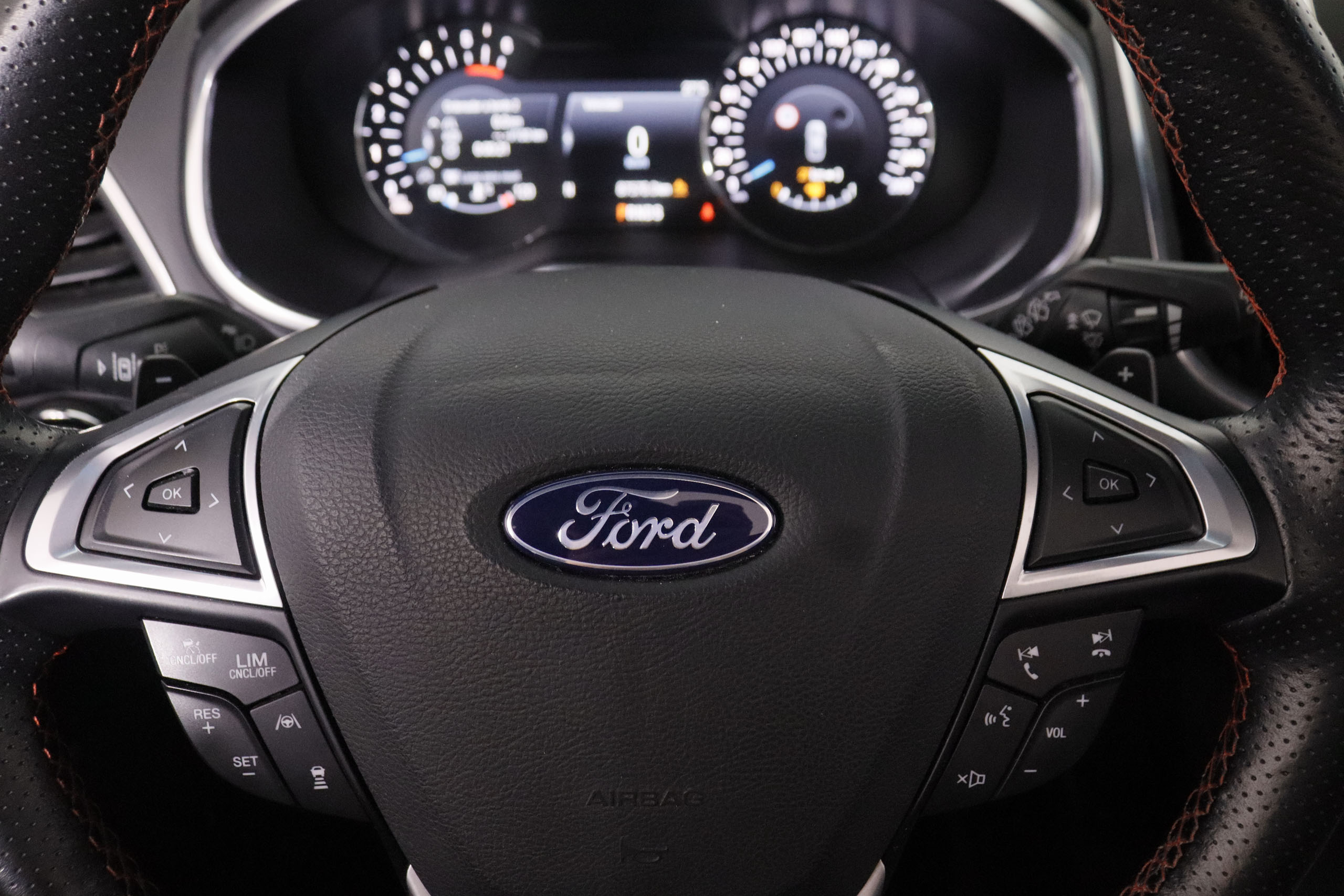 Ford Edge 2.0D EcoBlue AWD ST-Line - foto 15