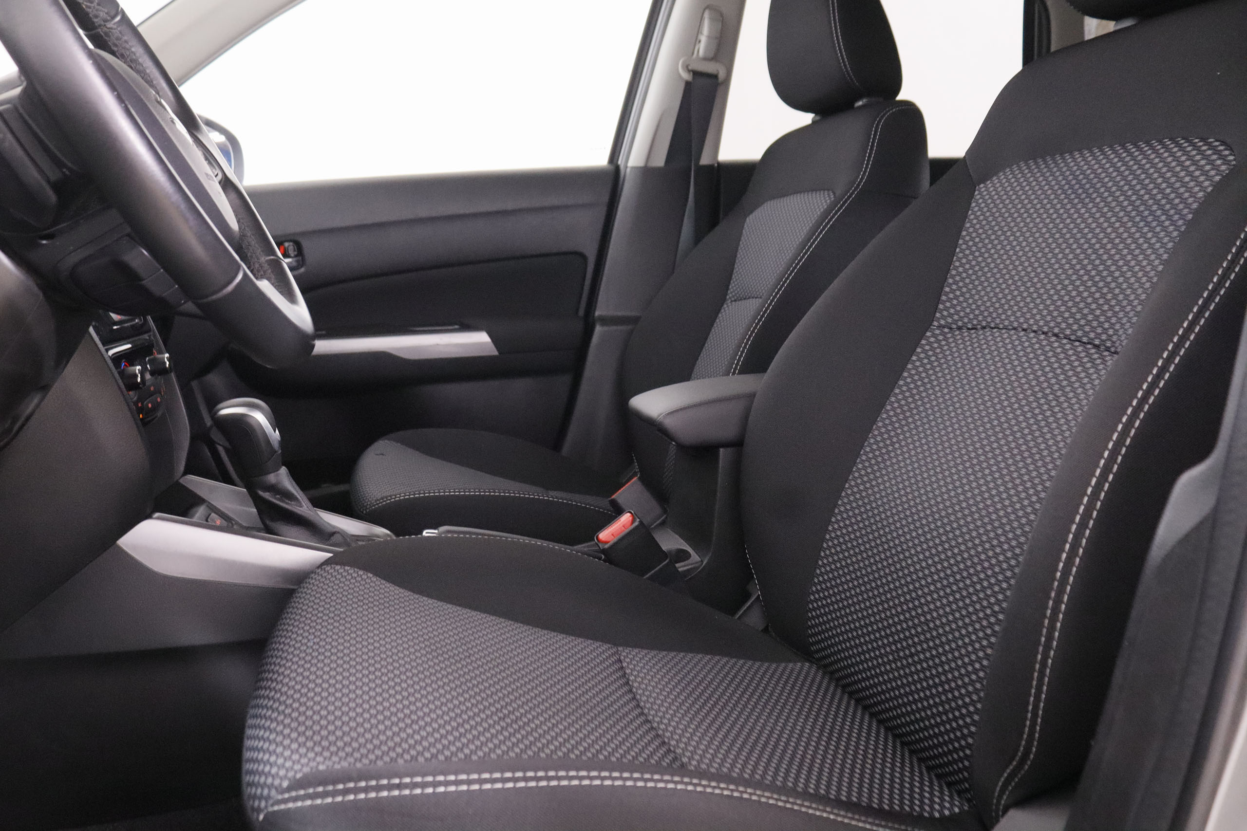 Suzuki Vitara 1.5 Dualjet Hybrid Strong - foto 19