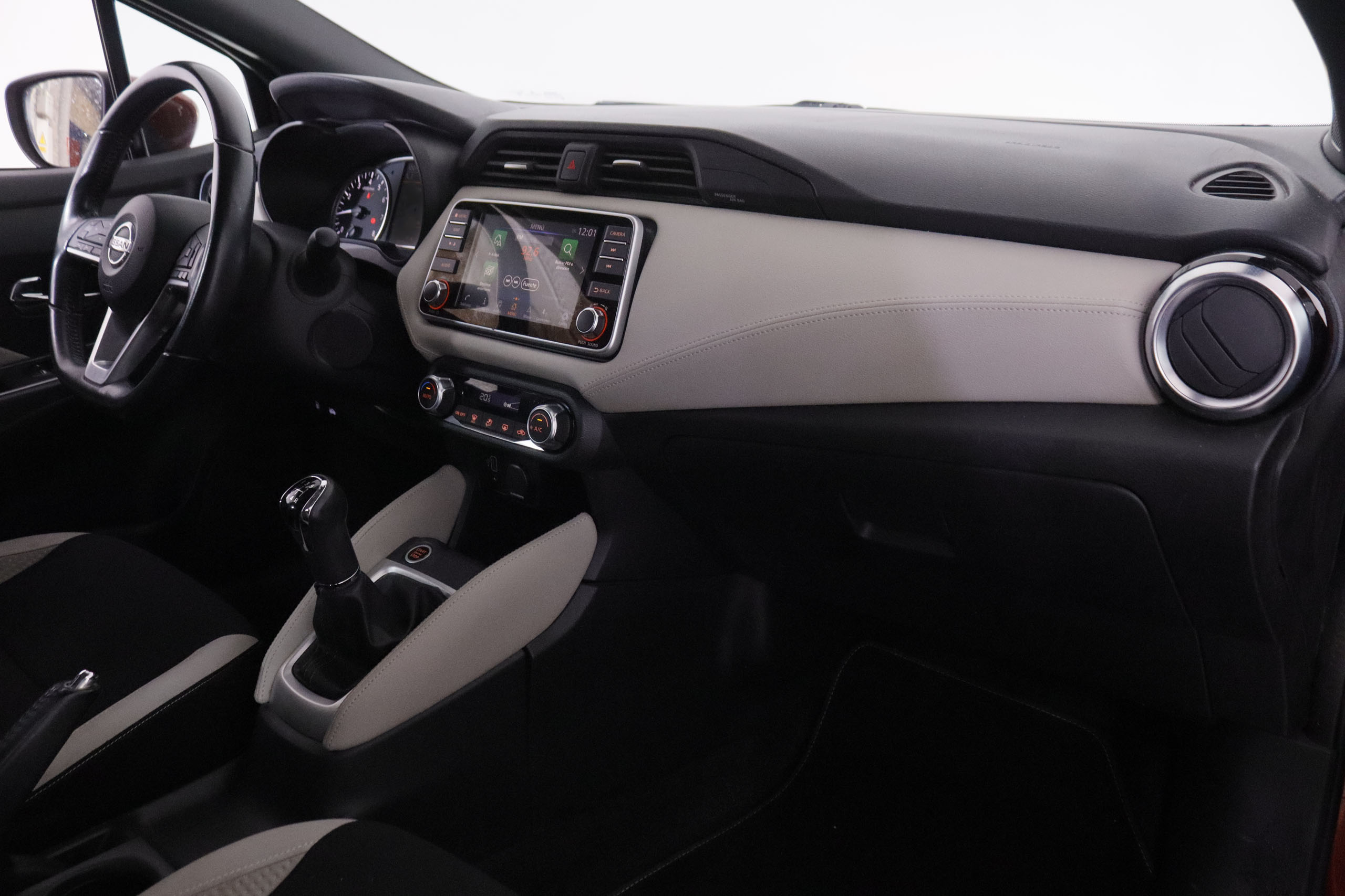 Nissan Micra 1.0 IG-T Tekna - foto 12