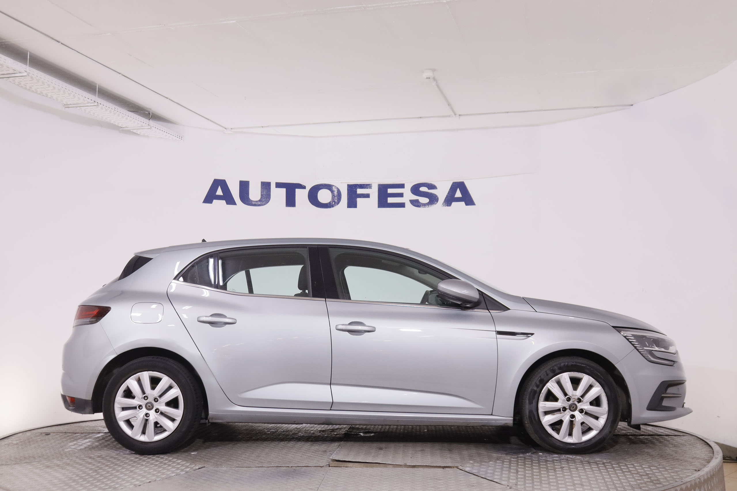 Renault Mégane 1.5 Bluedci EDC - foto 8