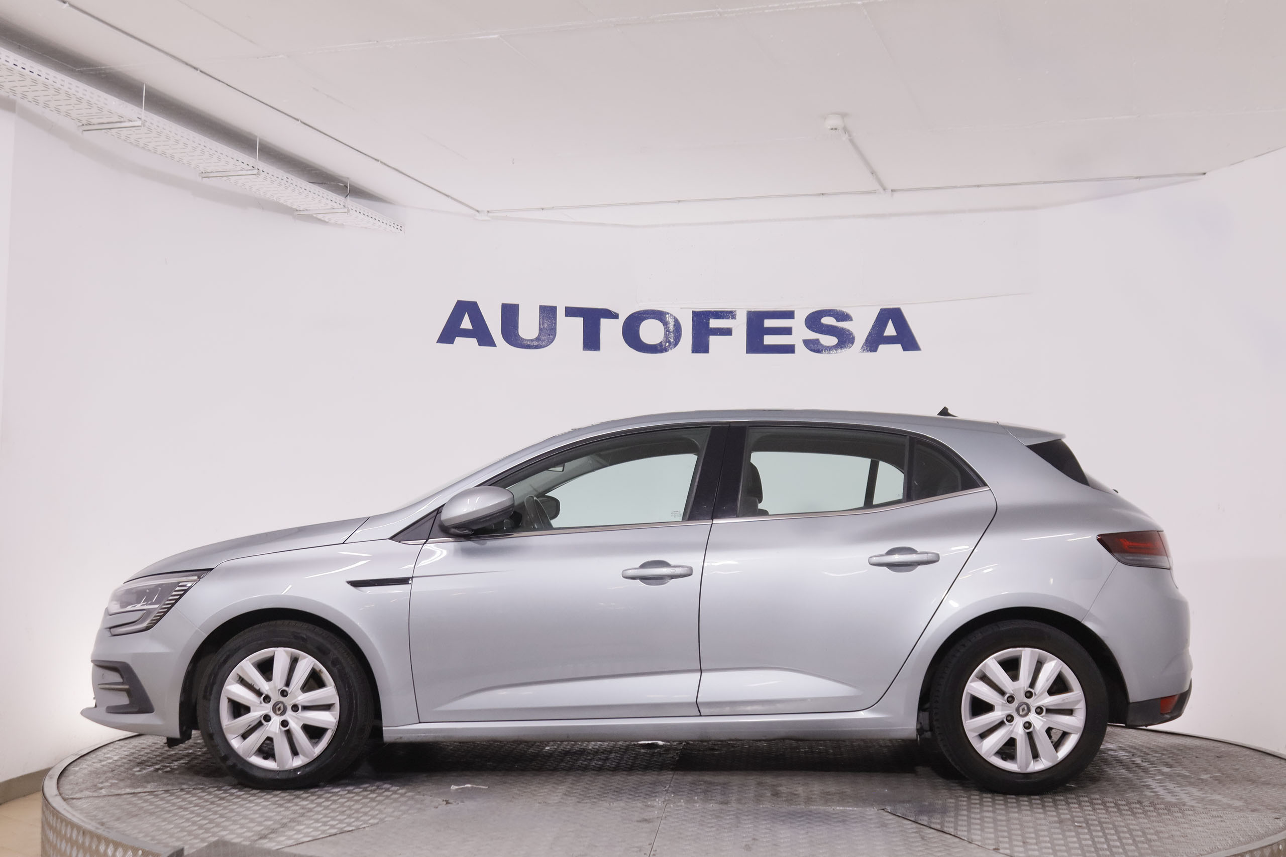 Renault Mégane 1.5 Bluedci EDC - foto 4