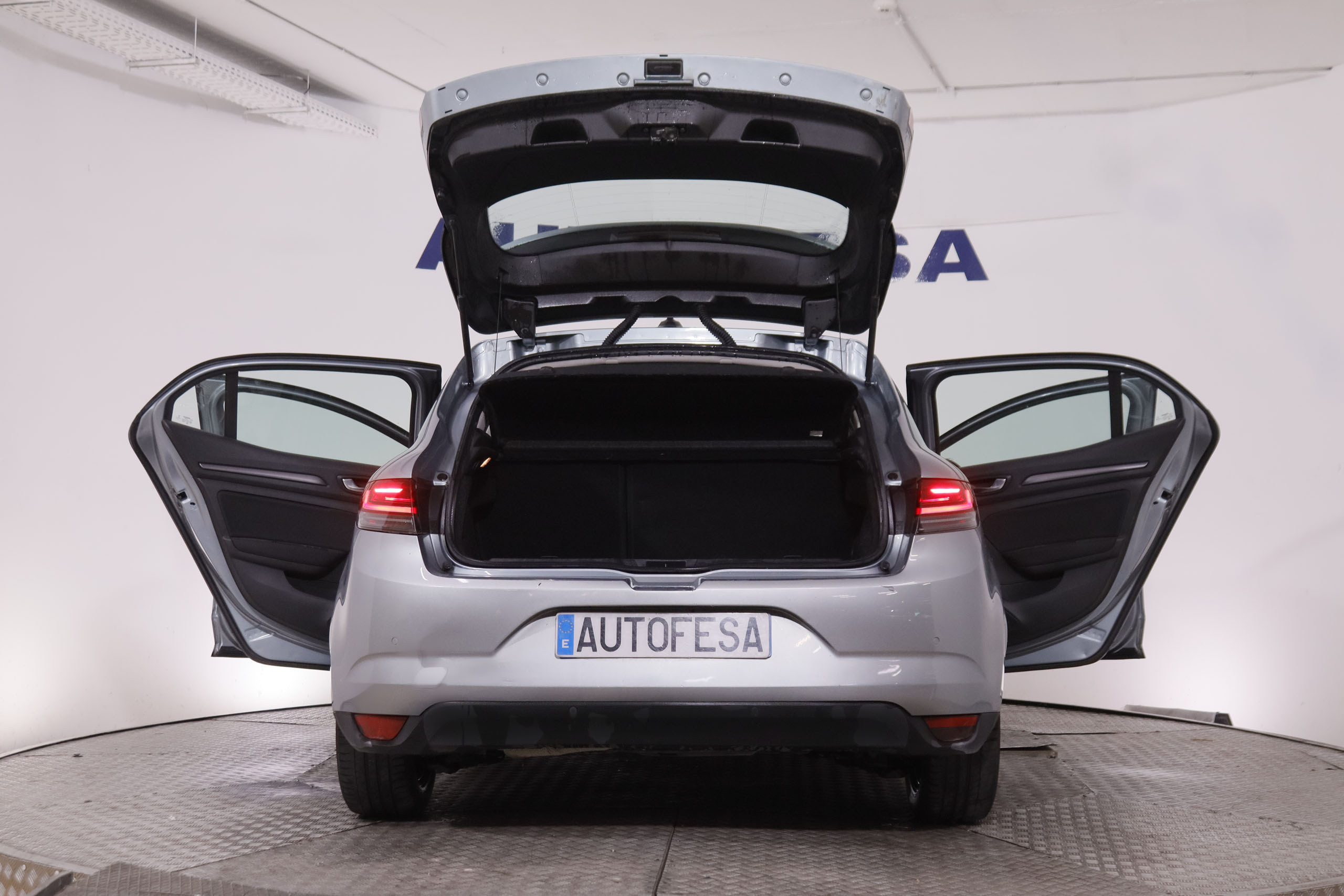 Renault Mégane 1.5 Bluedci EDC - foto 9