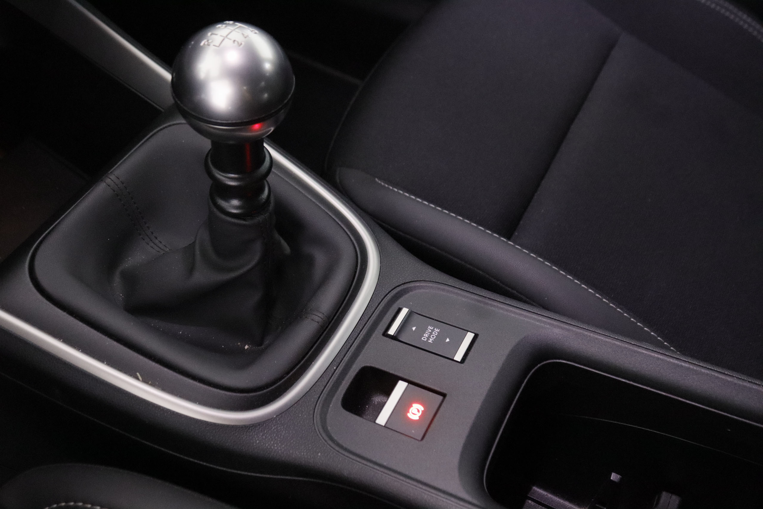Jeep Avenger 1.2i Summit - foto 13