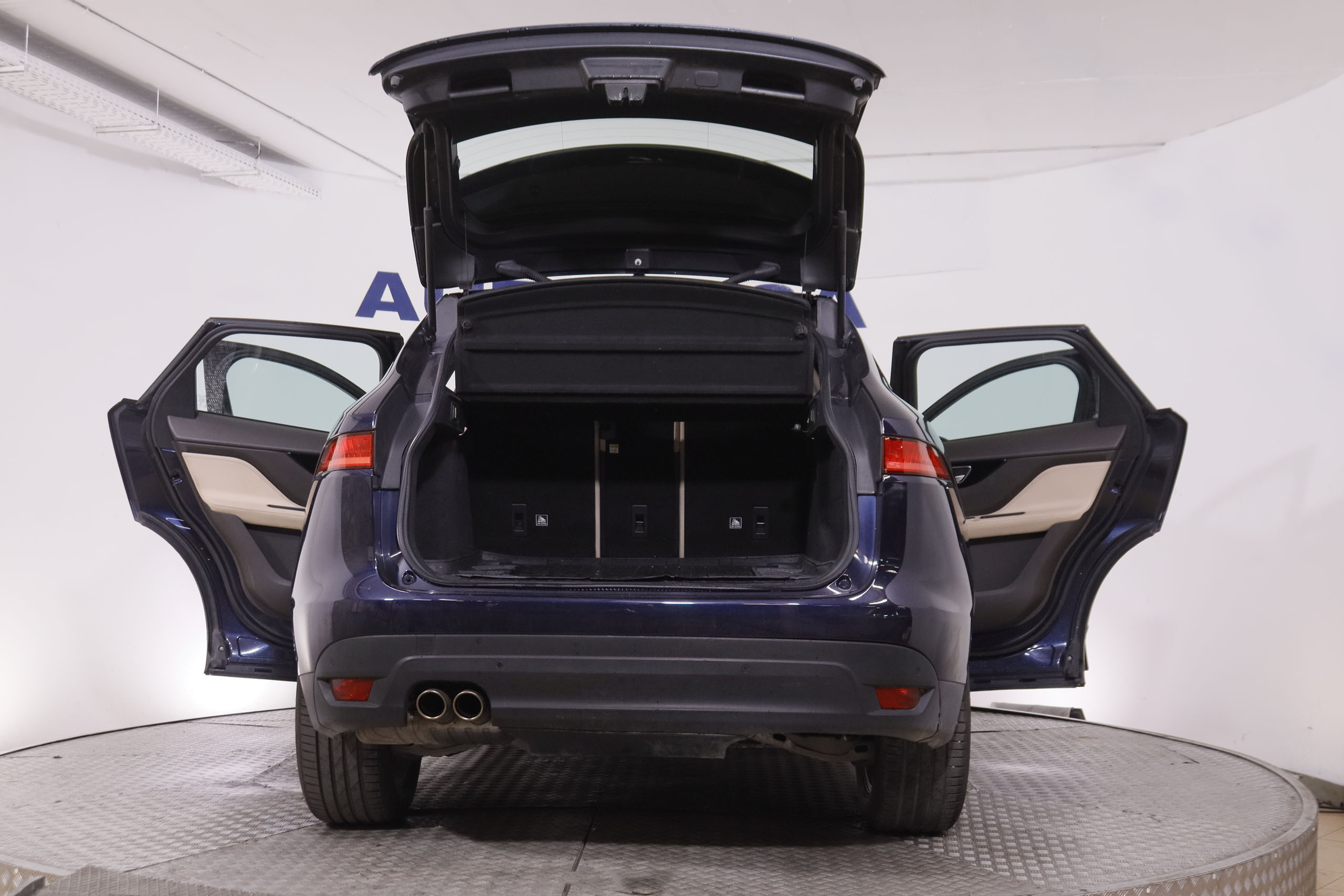 Jaguar F-Pace 2.0 I4D Prestige AWD - foto 8