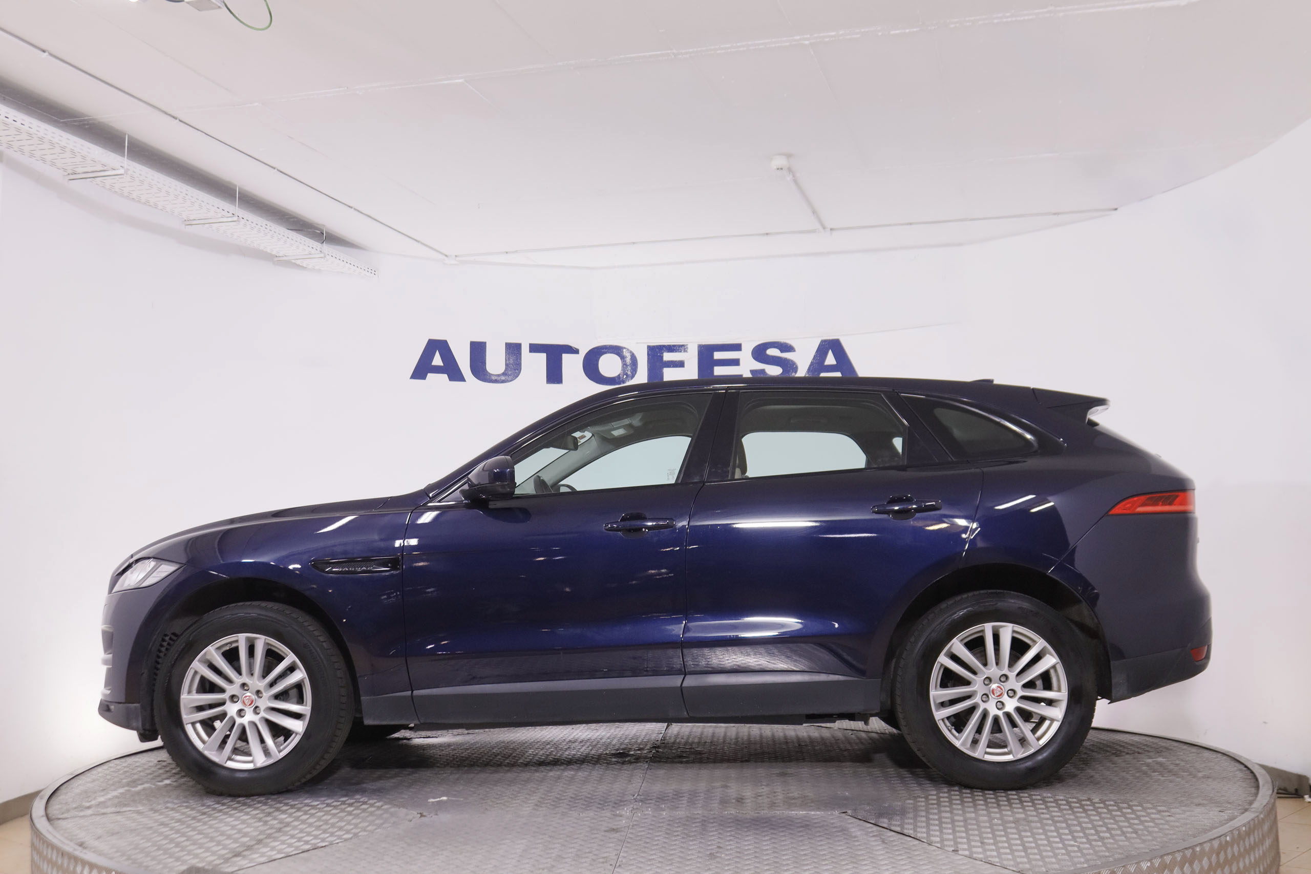 Jaguar F-Pace 2.0 I4D Prestige AWD - foto 4