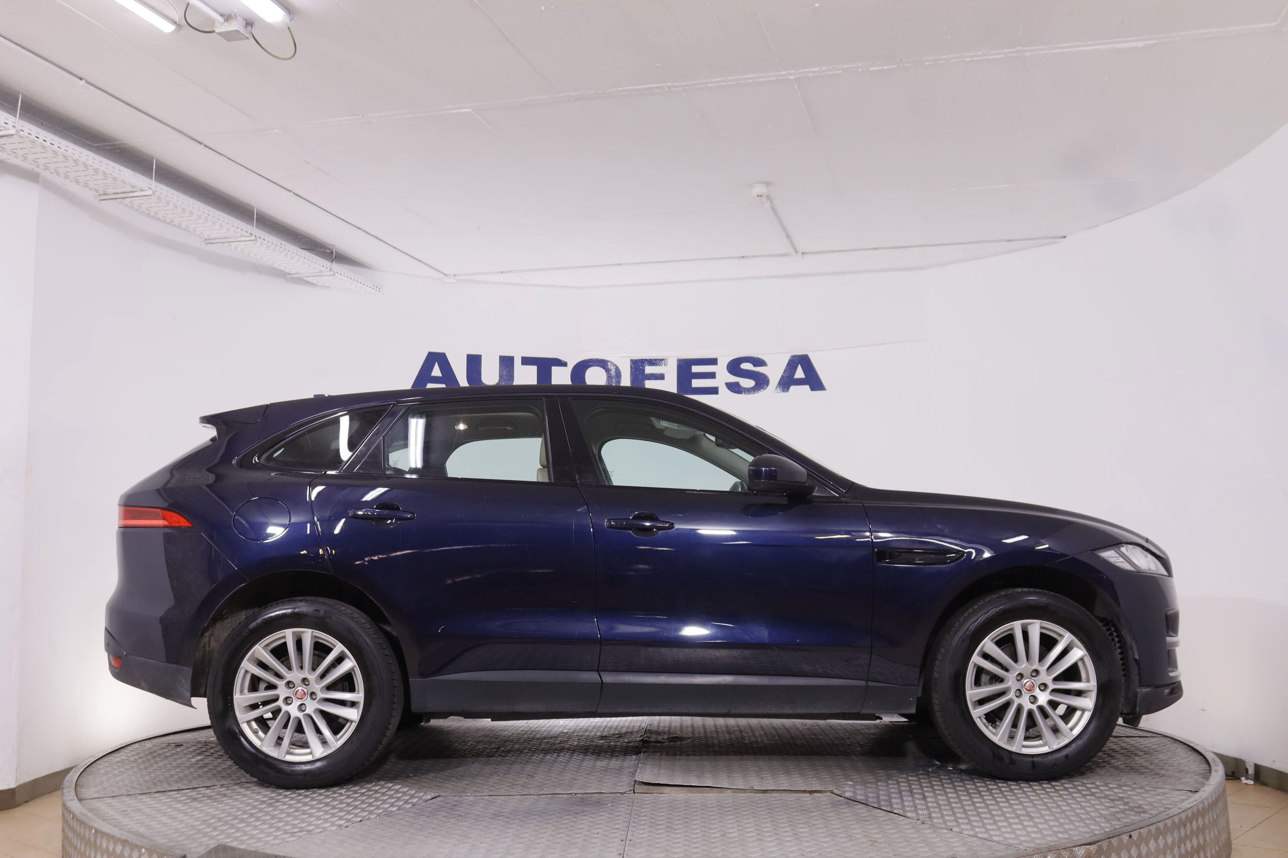 Jaguar F-Pace 2.0 I4D Prestige AWD - foto 10