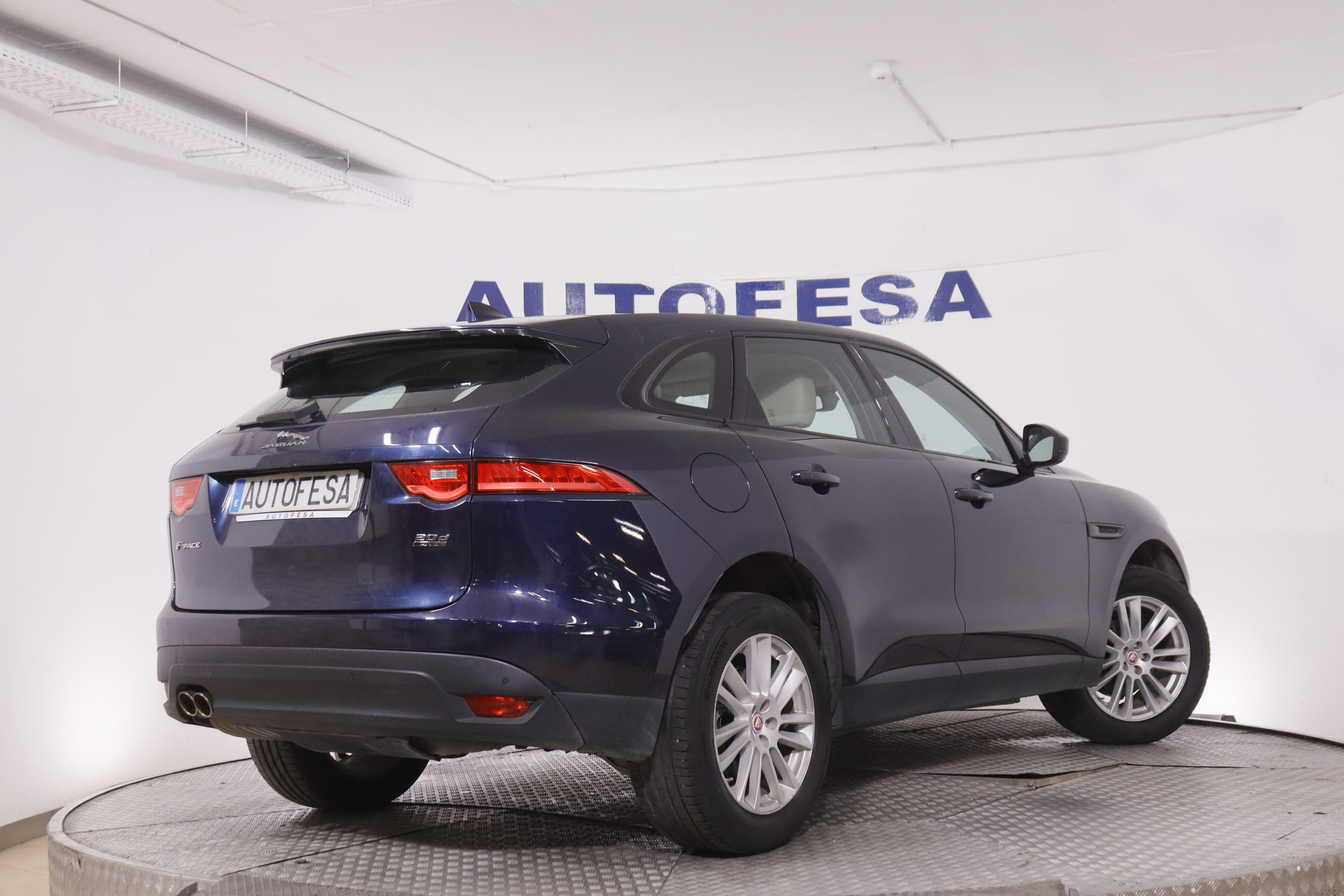 Jaguar F-Pace 2.0 I4D Prestige AWD - foto 5