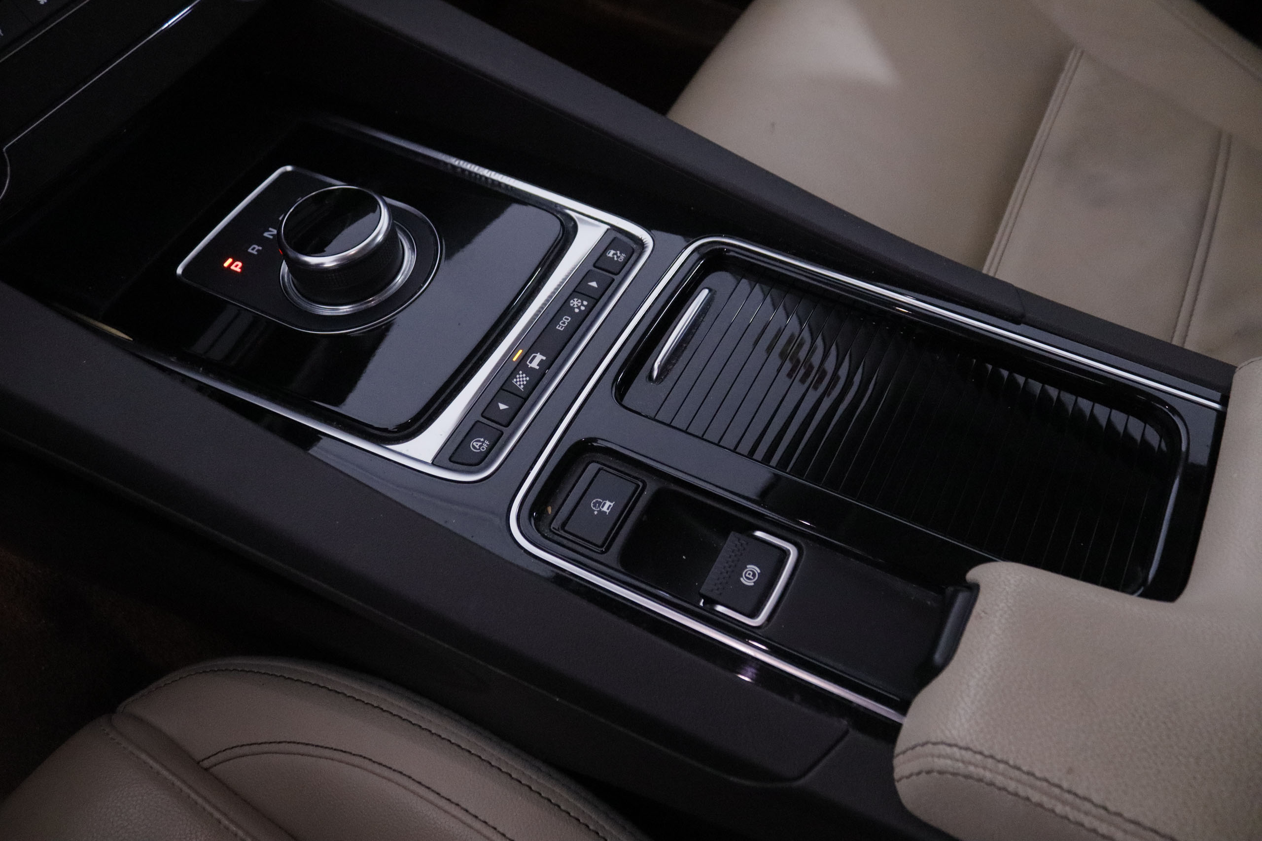Jaguar F-Pace 2.0 I4D Prestige AWD - foto 16