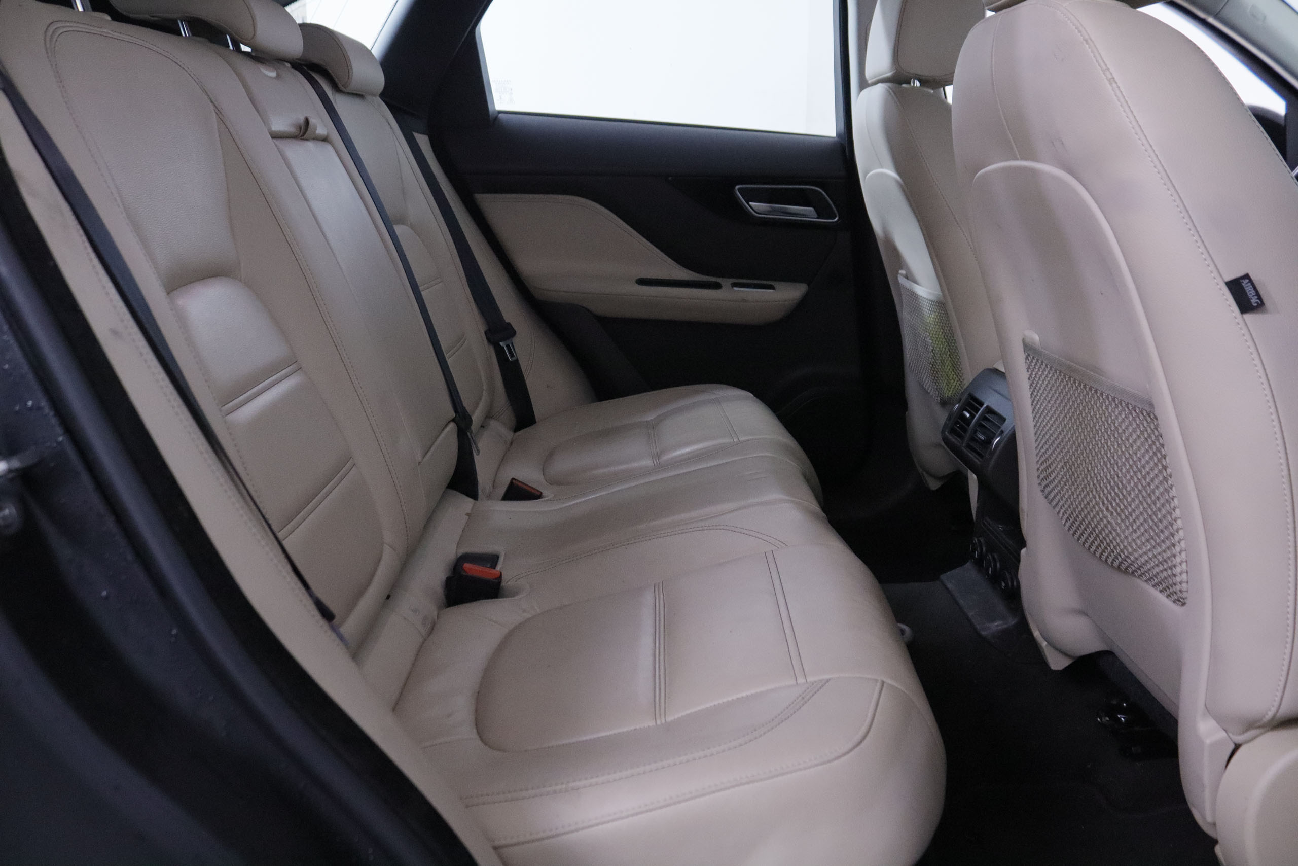 Jaguar F-Pace 2.0 I4D Prestige AWD - foto 22