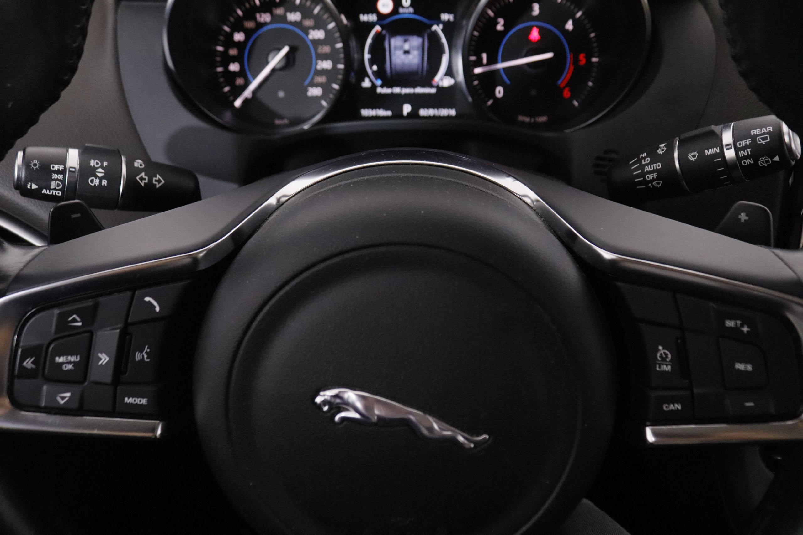 Jaguar F-Pace 2.0 I4D Prestige AWD - foto 14
