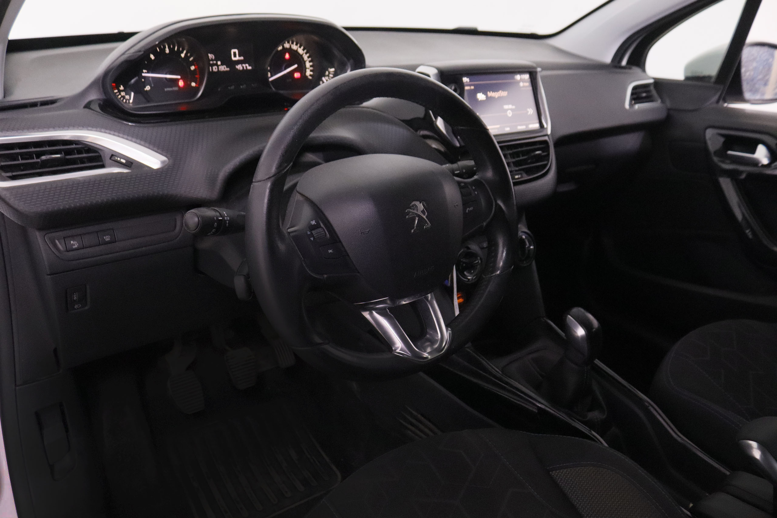 Peugeot 2008 1.5 BlueHDi Signature - foto 11