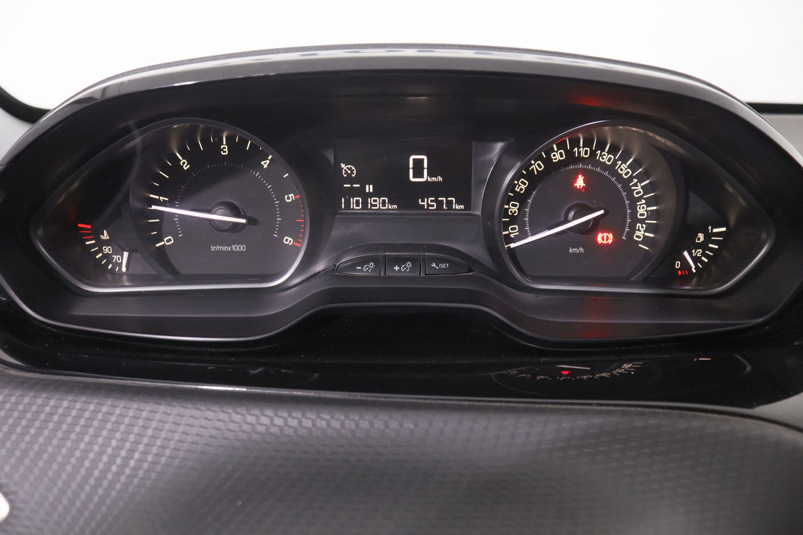 Peugeot 2008 1.5 BlueHDi Signature - foto 18