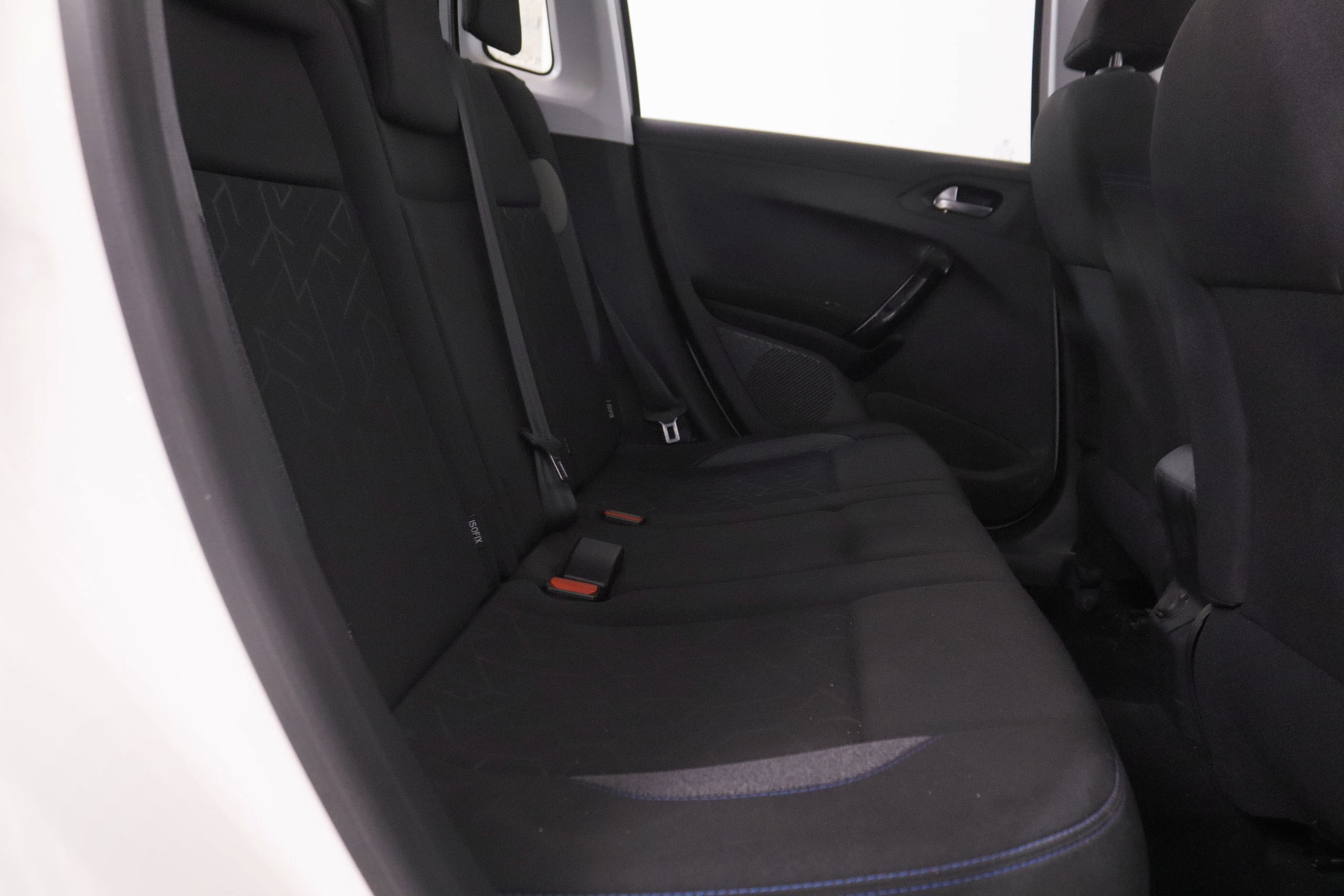 Peugeot 2008 1.5 BlueHDi Signature - foto 21