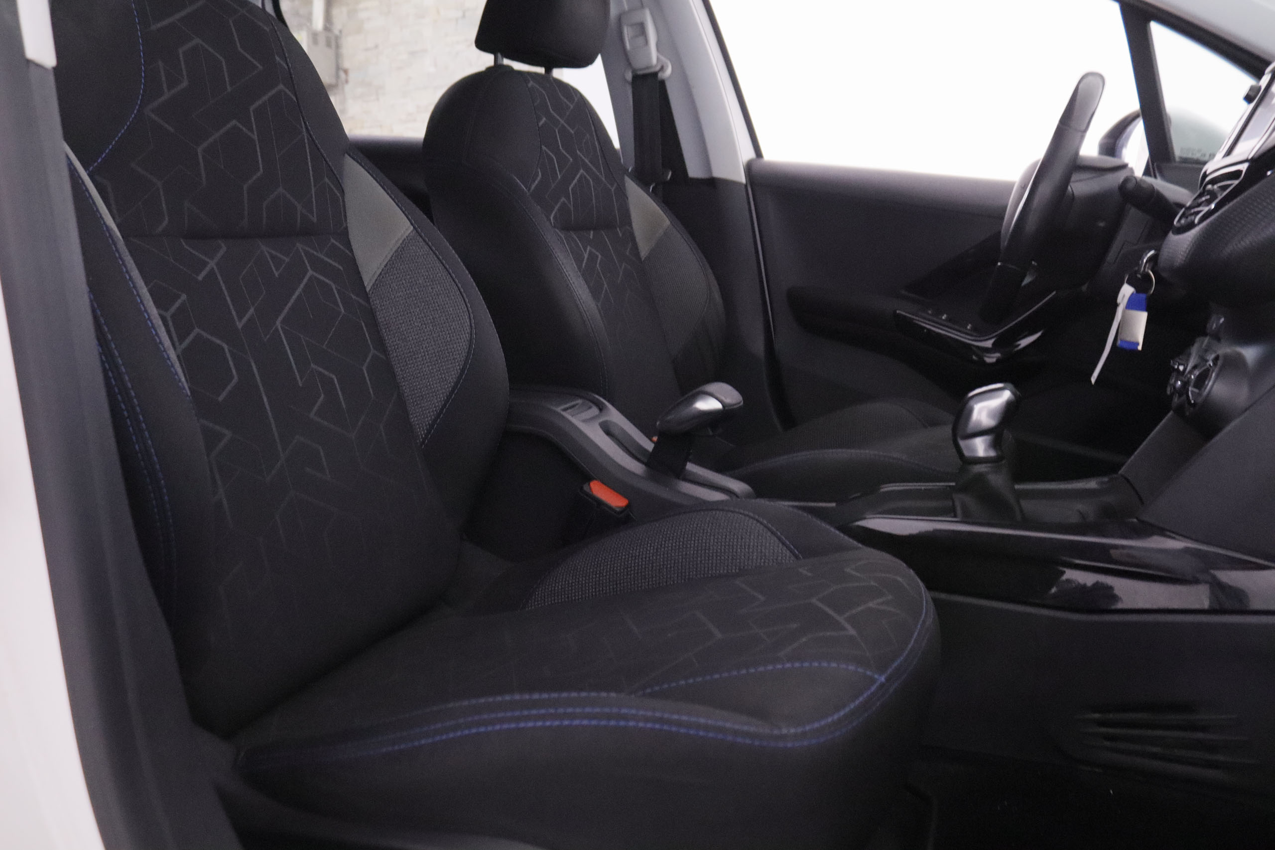 Peugeot 2008 1.5 BlueHDi Signature - foto 20