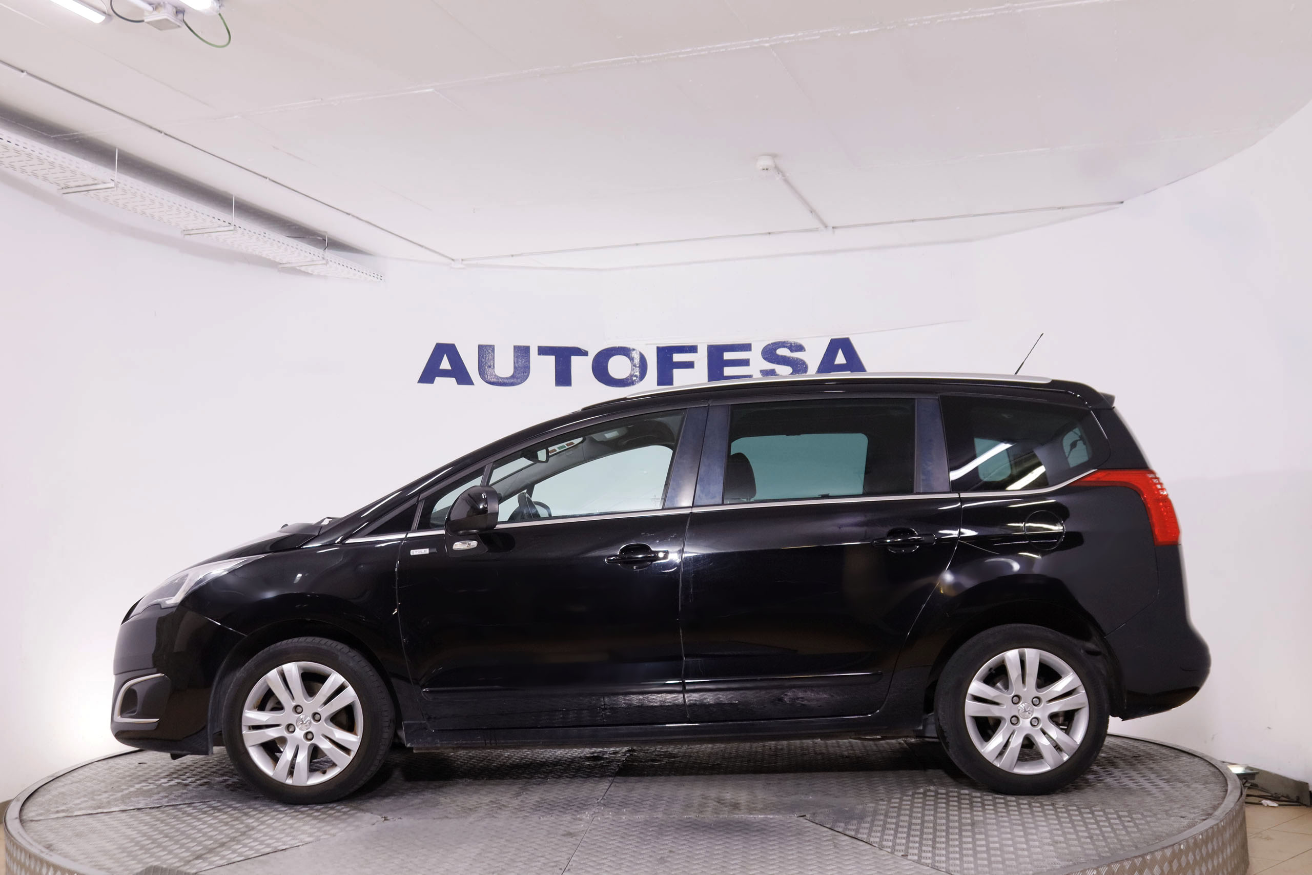 Peugeot 5008 1.6 BlueHDi Style 7 plazas - foto 4