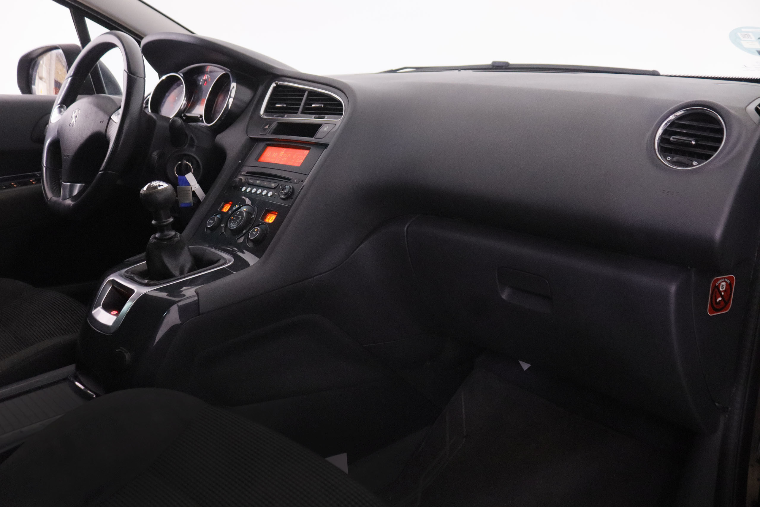 Peugeot 5008 1.6 BlueHDi Style 7 plazas - foto 16