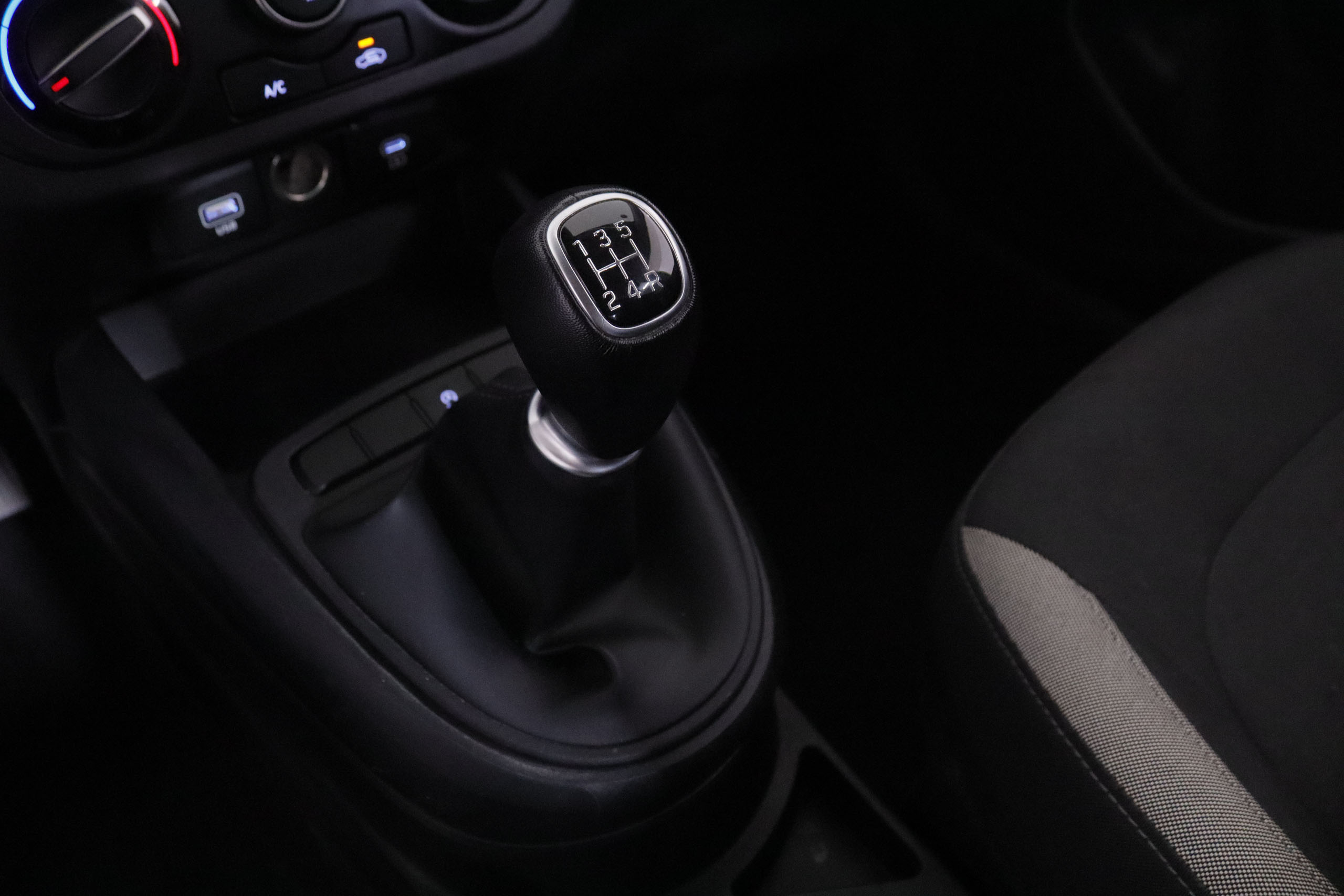Hyundai i10 1.0 Klass - foto 14