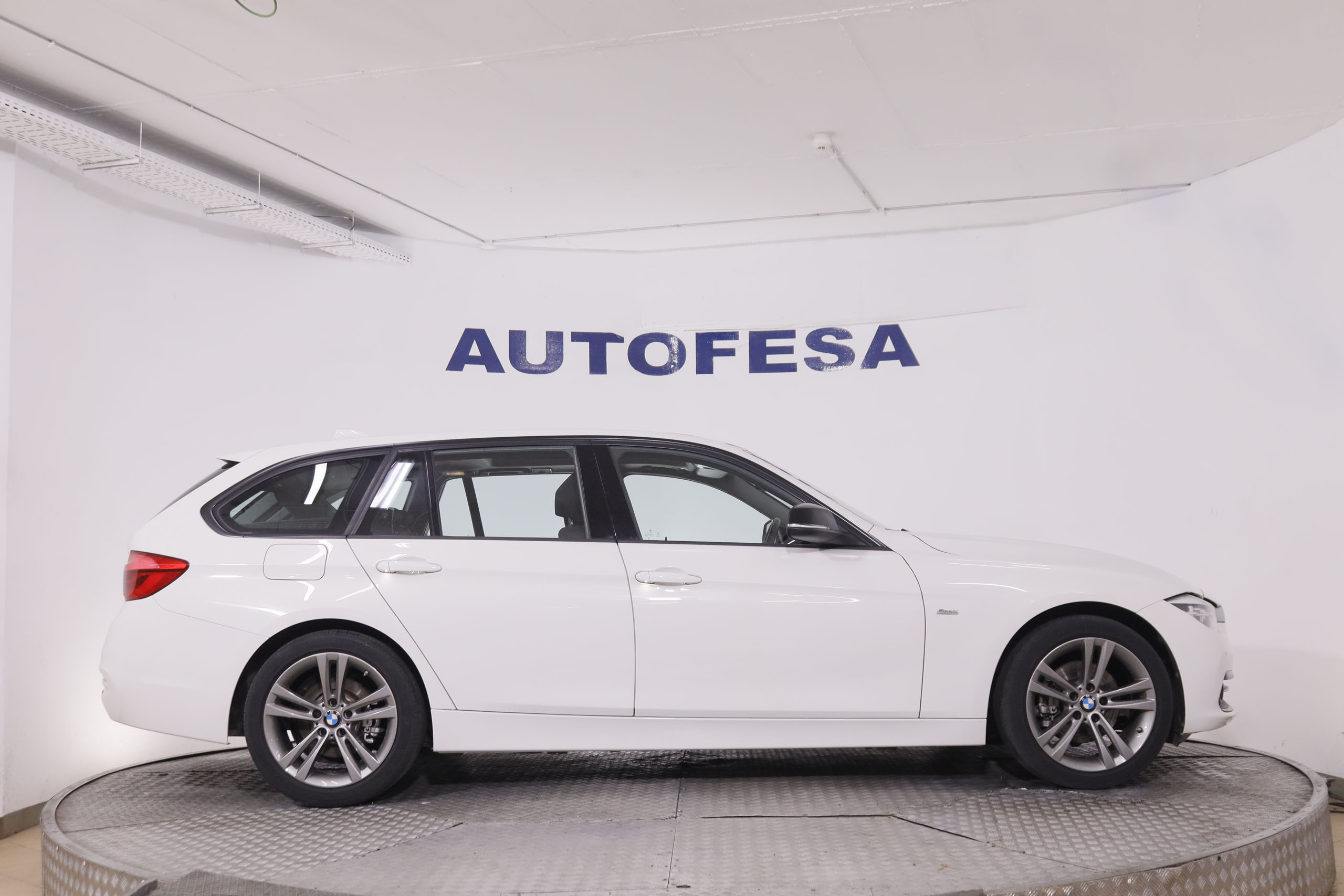 BMW Serie 3 320d Touring xDrive M-Sport - foto 3