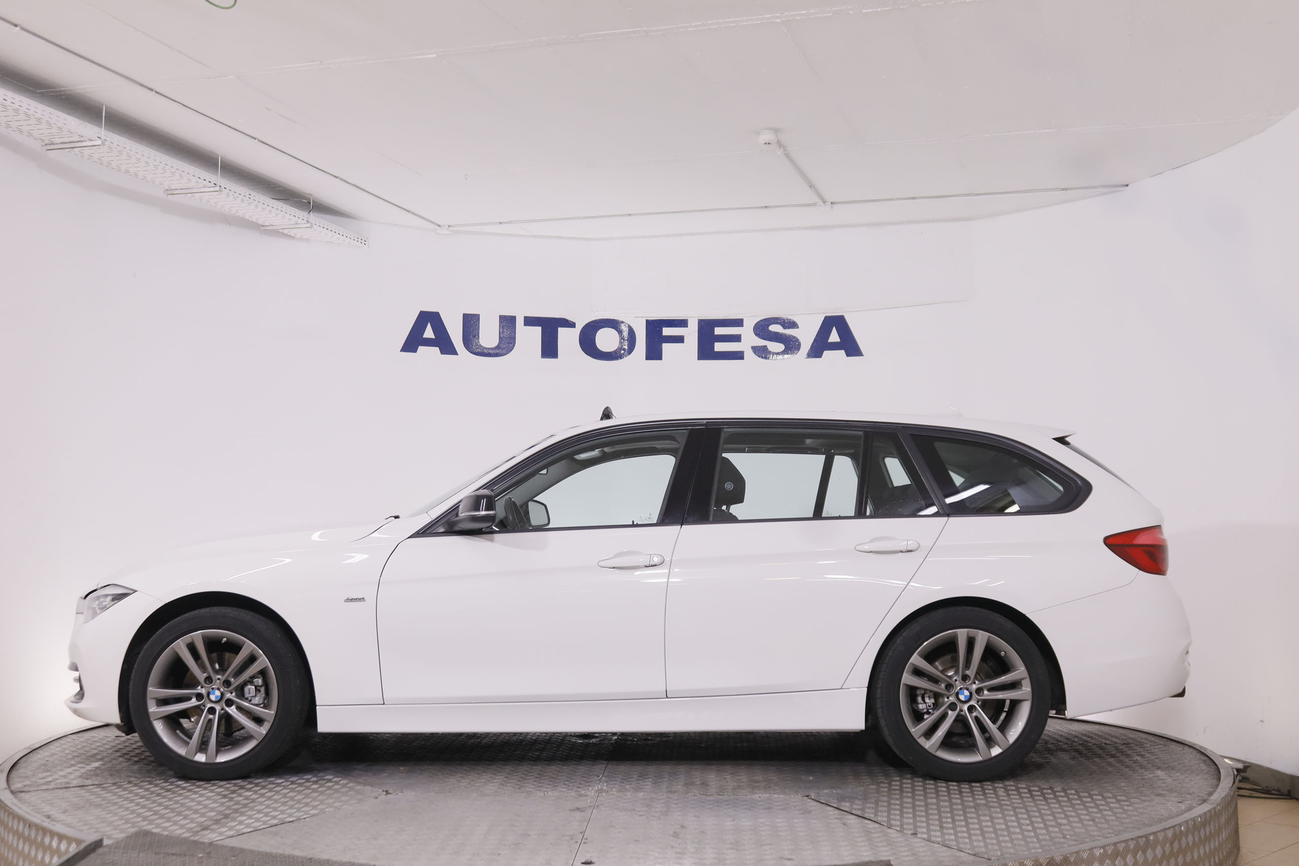 BMW Serie 3 320d Touring xDrive M-Sport - foto 4